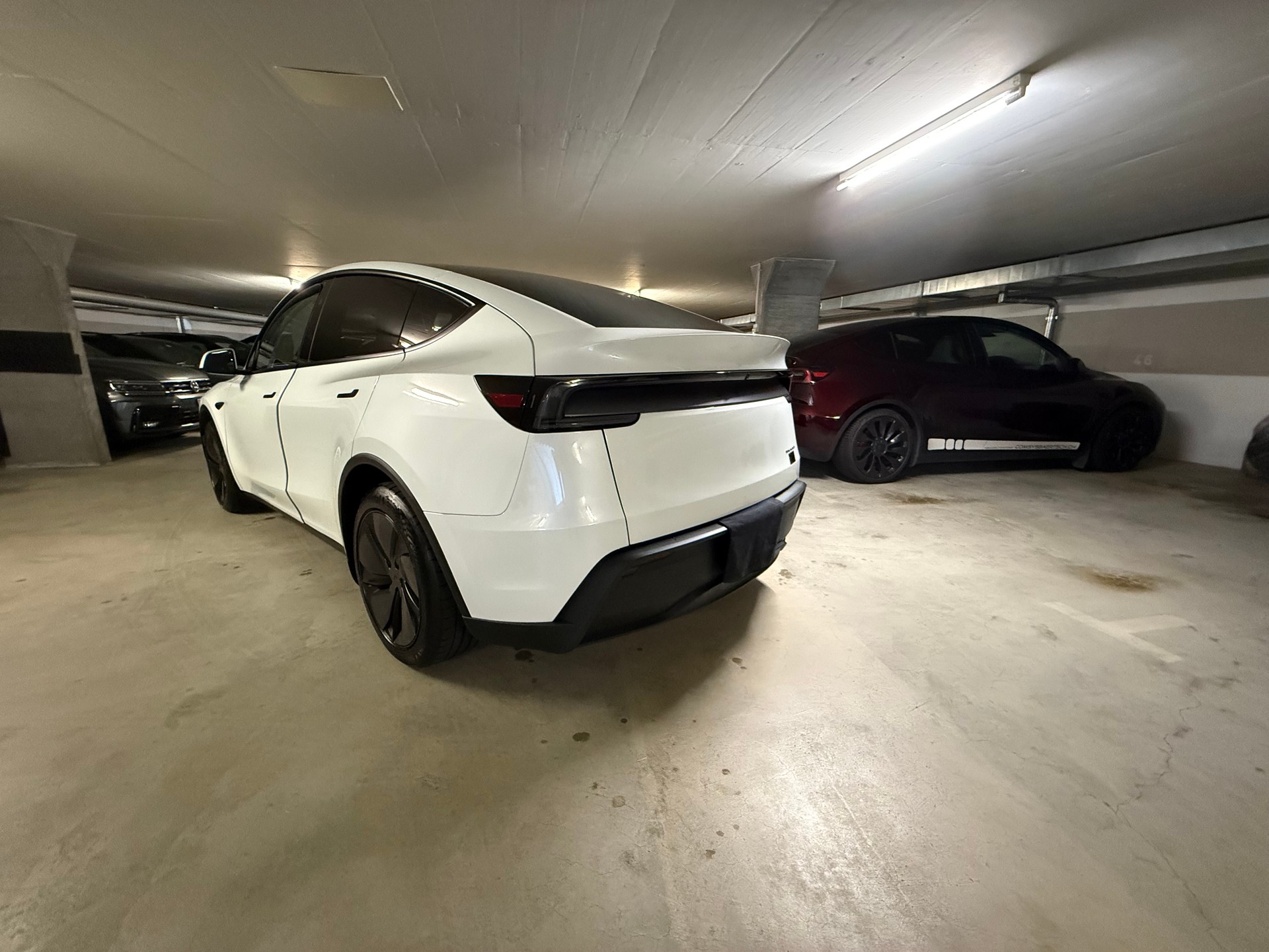 TESLA Long Range AWD-image-9