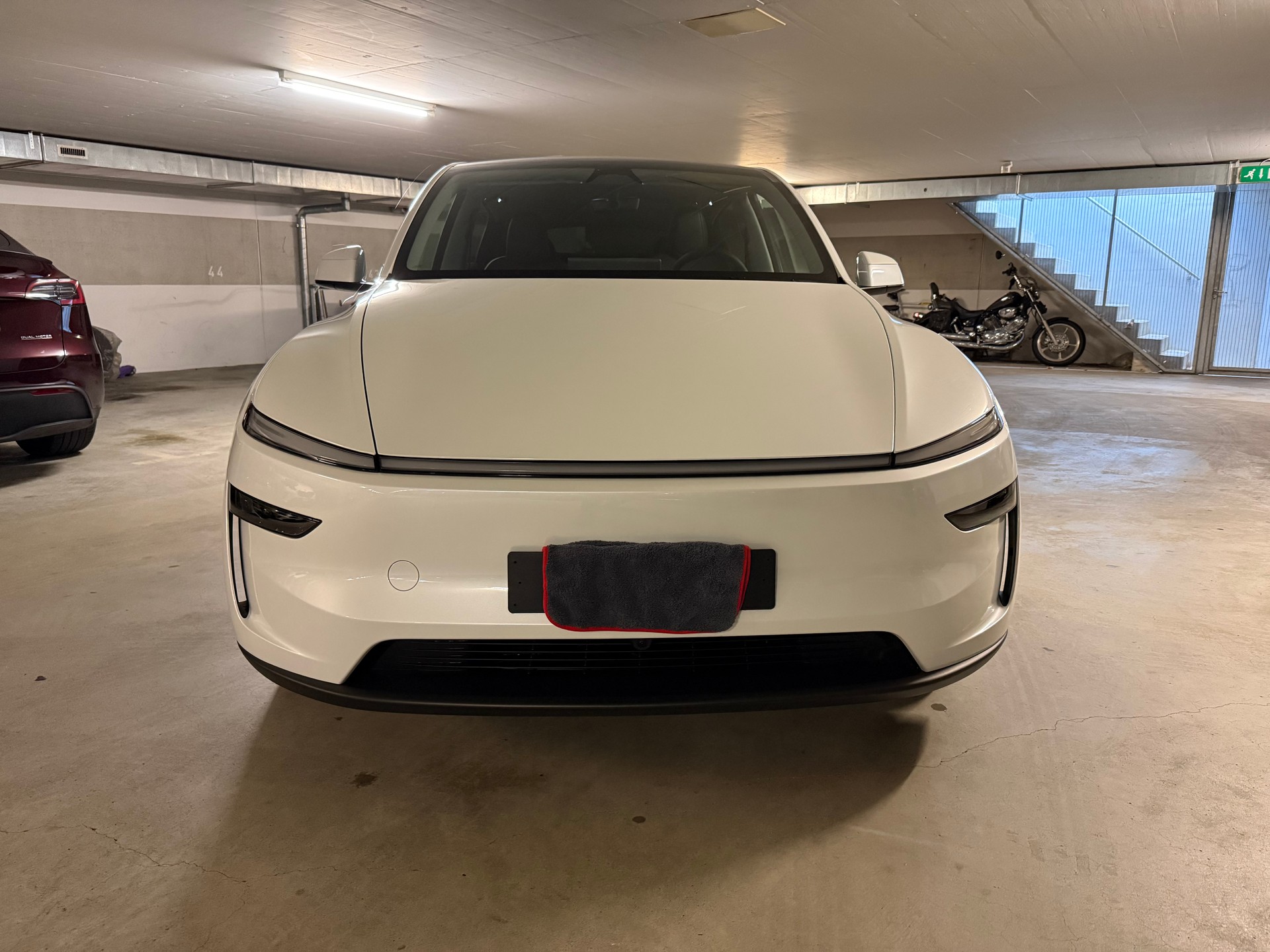 TESLA Long Range AWD-image-8