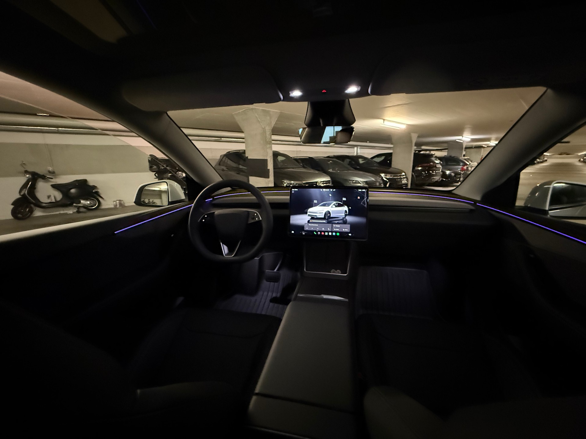 TESLA Long Range AWD-image-4