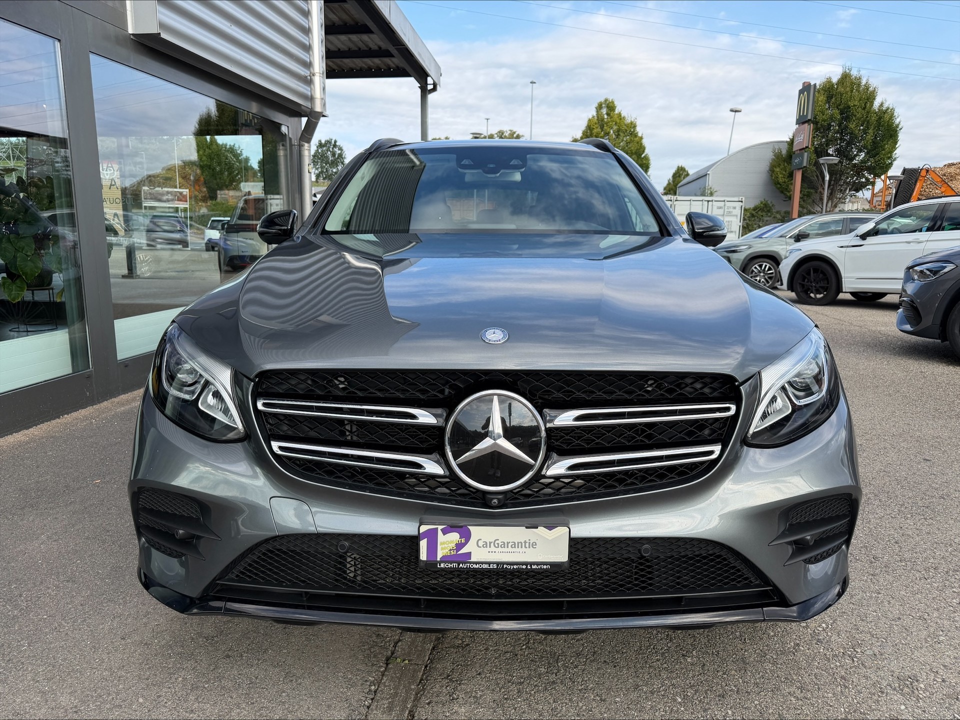 MERCEDES-BENZ GLC 250 AMG Line 4Matic 9G-Tronic-showroom-element-2