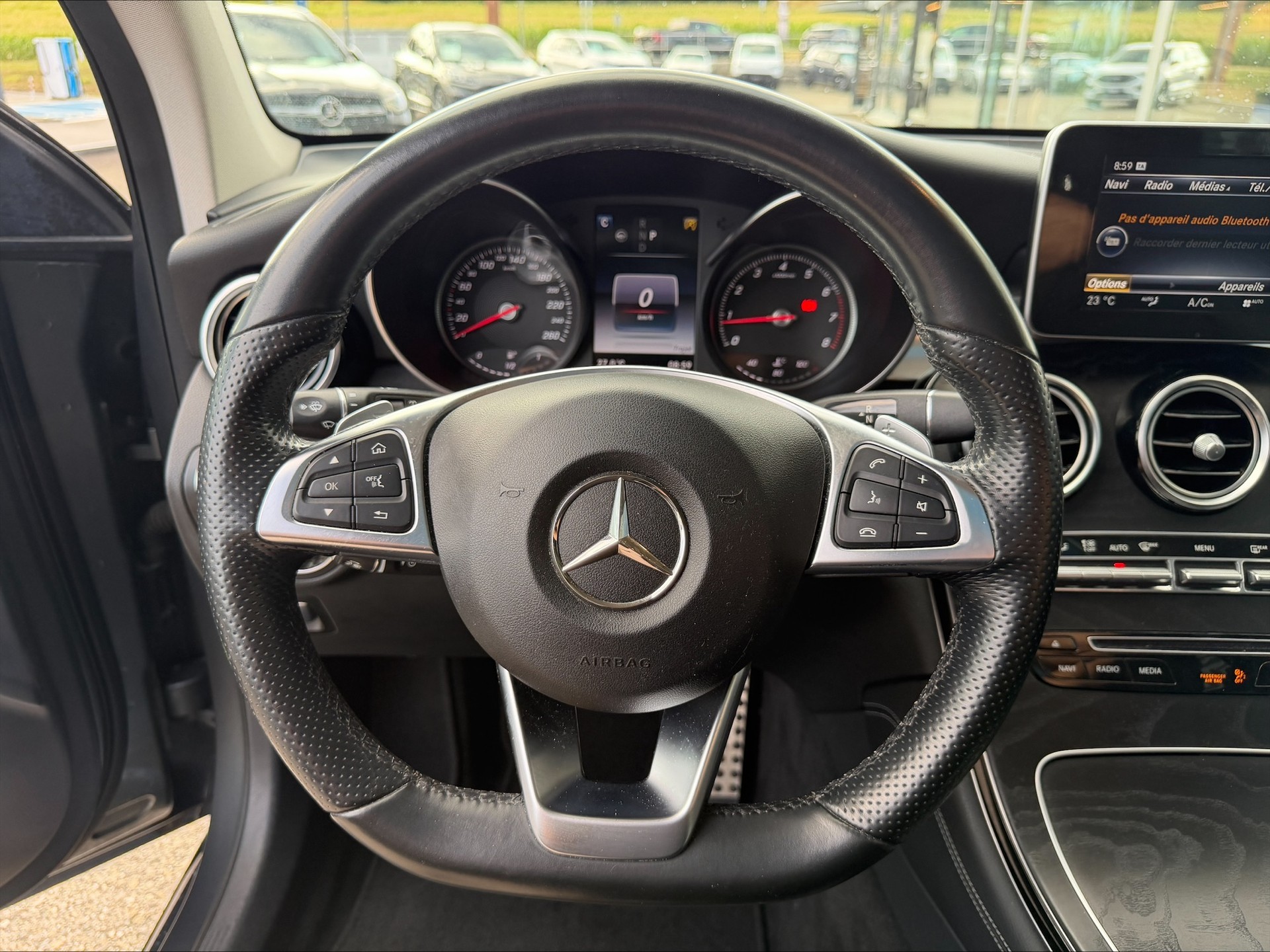 MERCEDES-BENZ GLC 250 AMG Line 4Matic 9G-Tronic-image-6