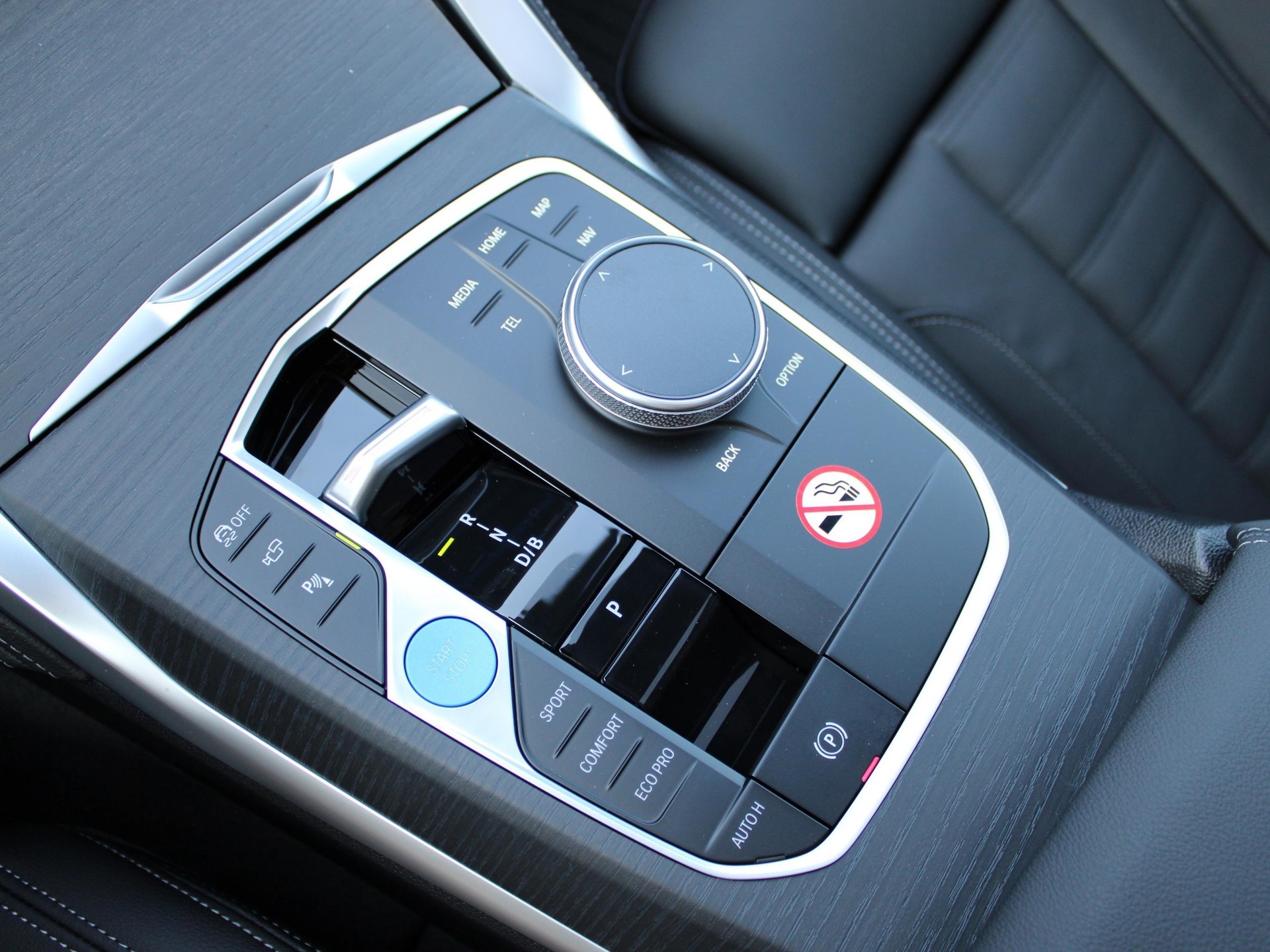 BMW i4 xDrive 40 M Sport Pro-image-18