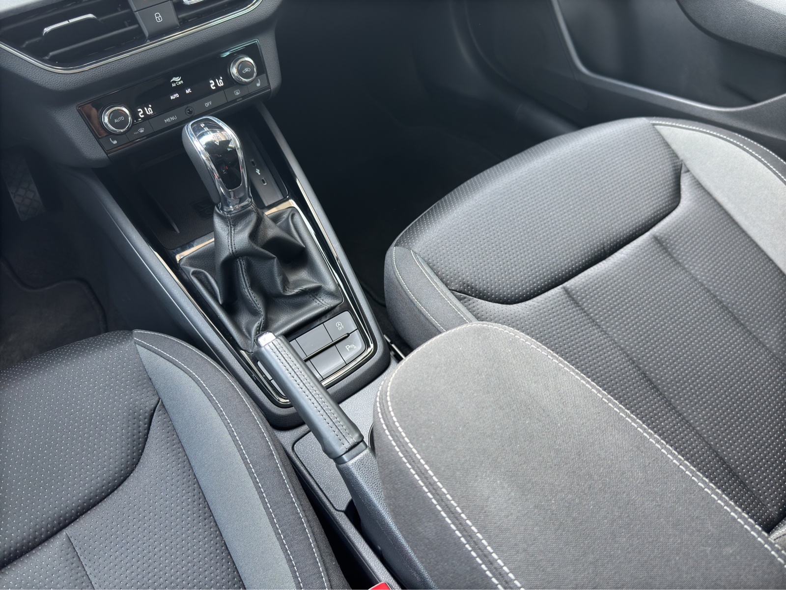 SKODA Kamiq 1.5 TSI Selection DSG-image-12
