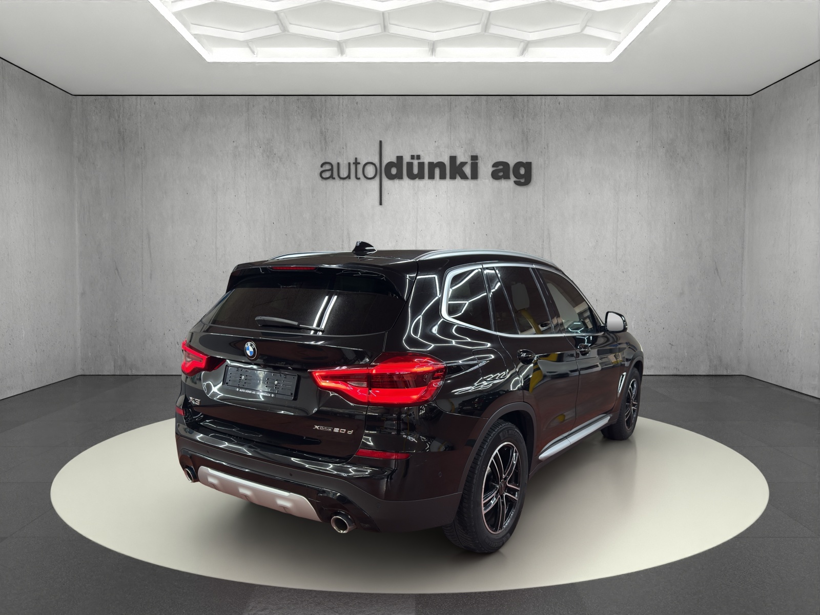 BMW X3 xDrive 48V 20d xLine Steptronic-showroom-element-3