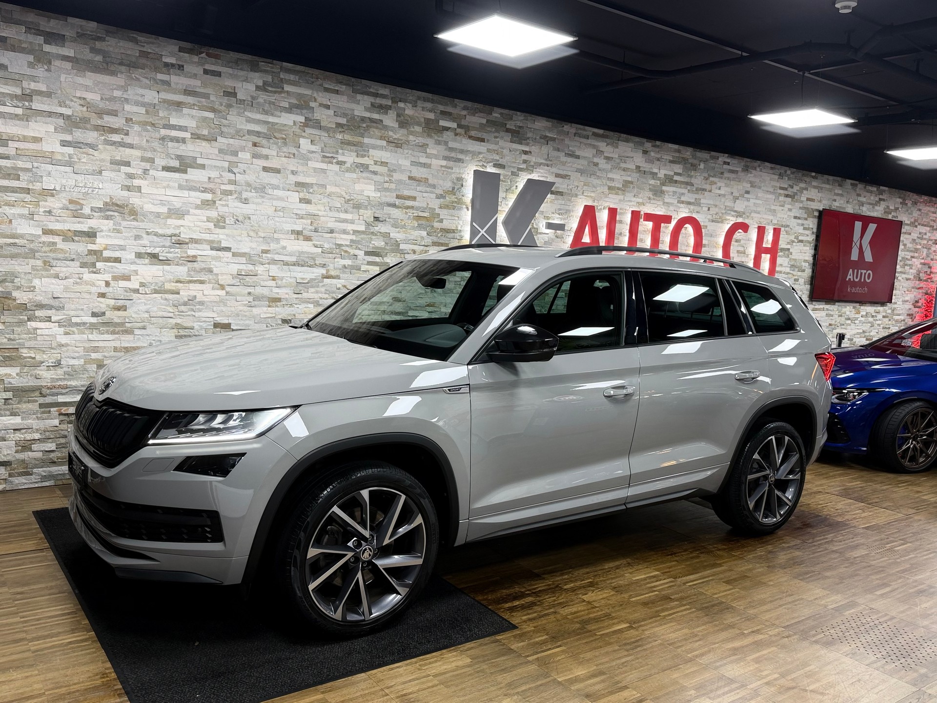 SKODA Kodiaq 2.0 TDI CR Sport Line 4x4 DSG-showroom-element-1