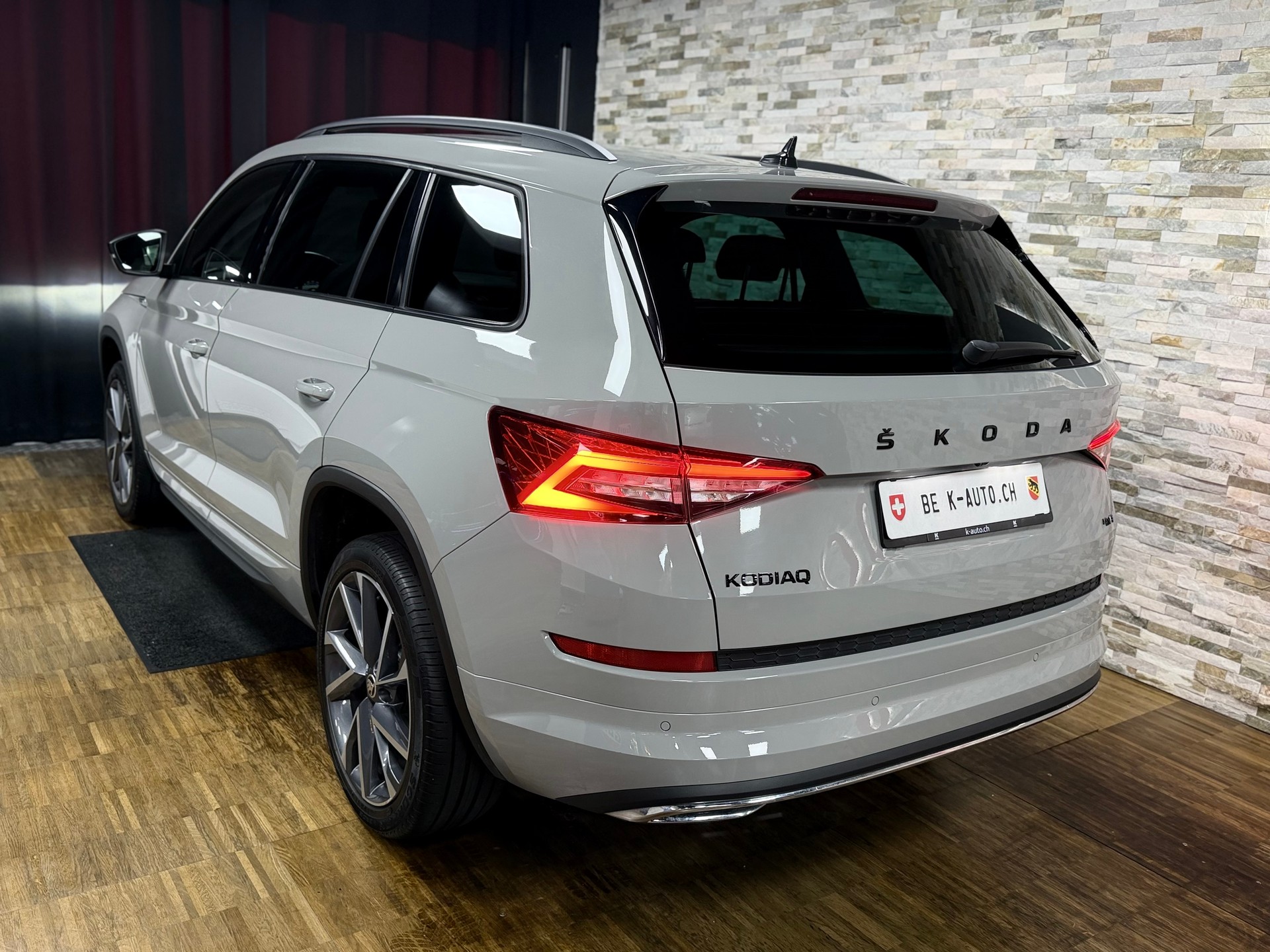 SKODA Kodiaq 2.0 TDI CR Sport Line 4x4 DSG-showroom-element-2