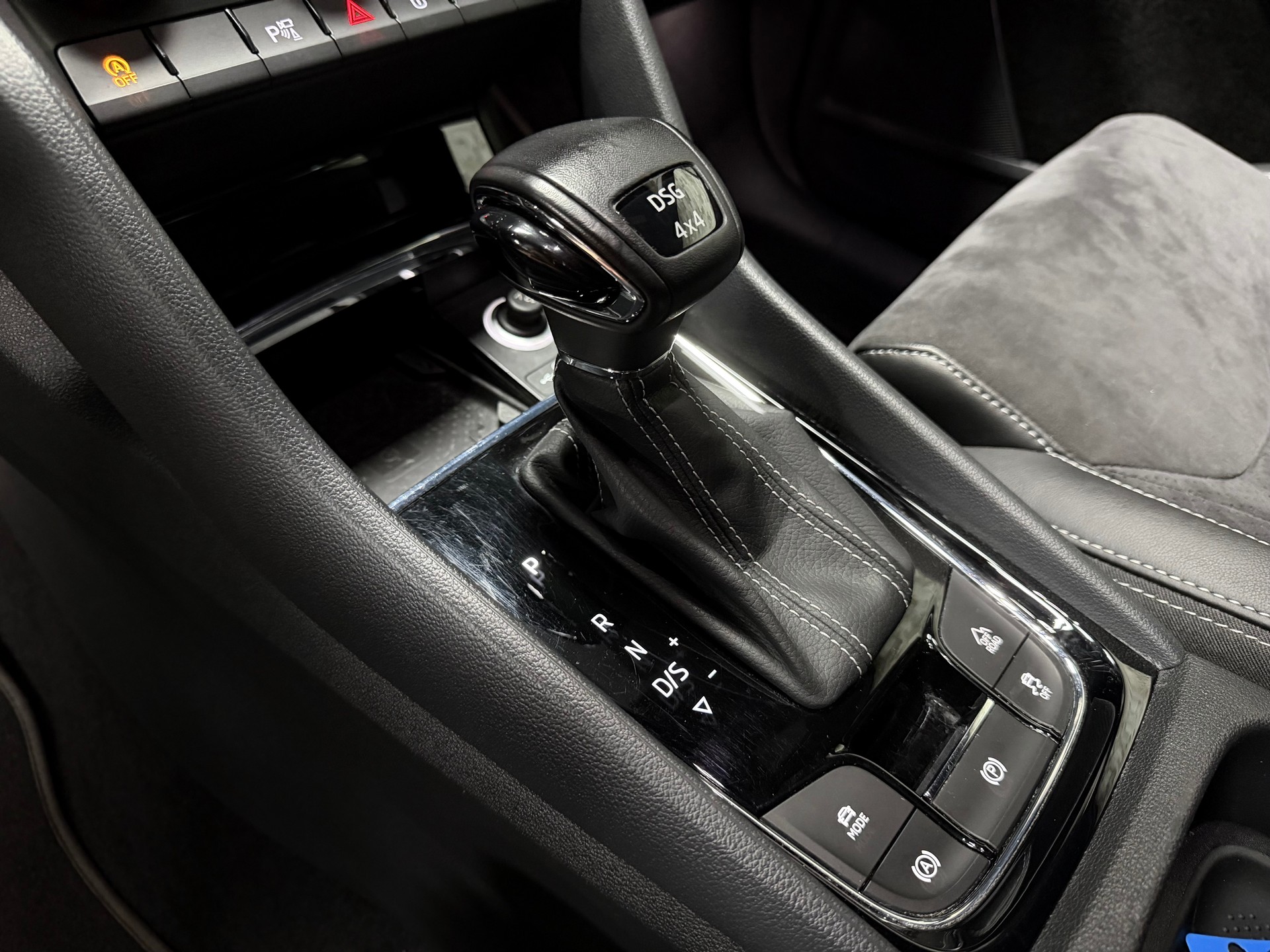 SKODA Kodiaq 2.0 TDI CR Sport Line 4x4 DSG-image-17