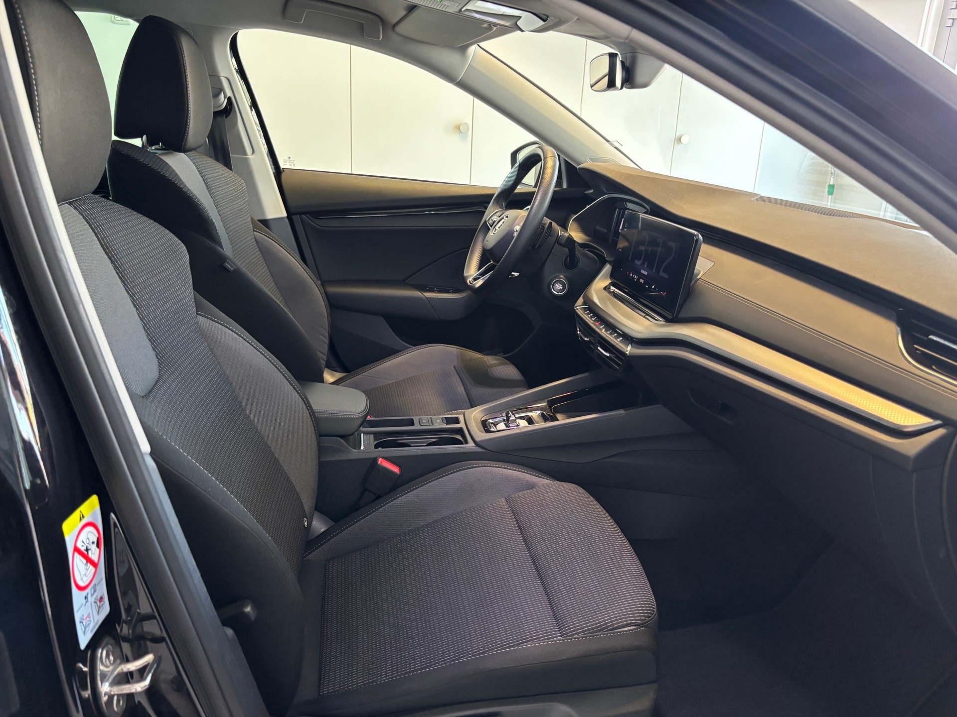 SKODA Octavia Combi 2.0 TDI DSG Ambition-image-6