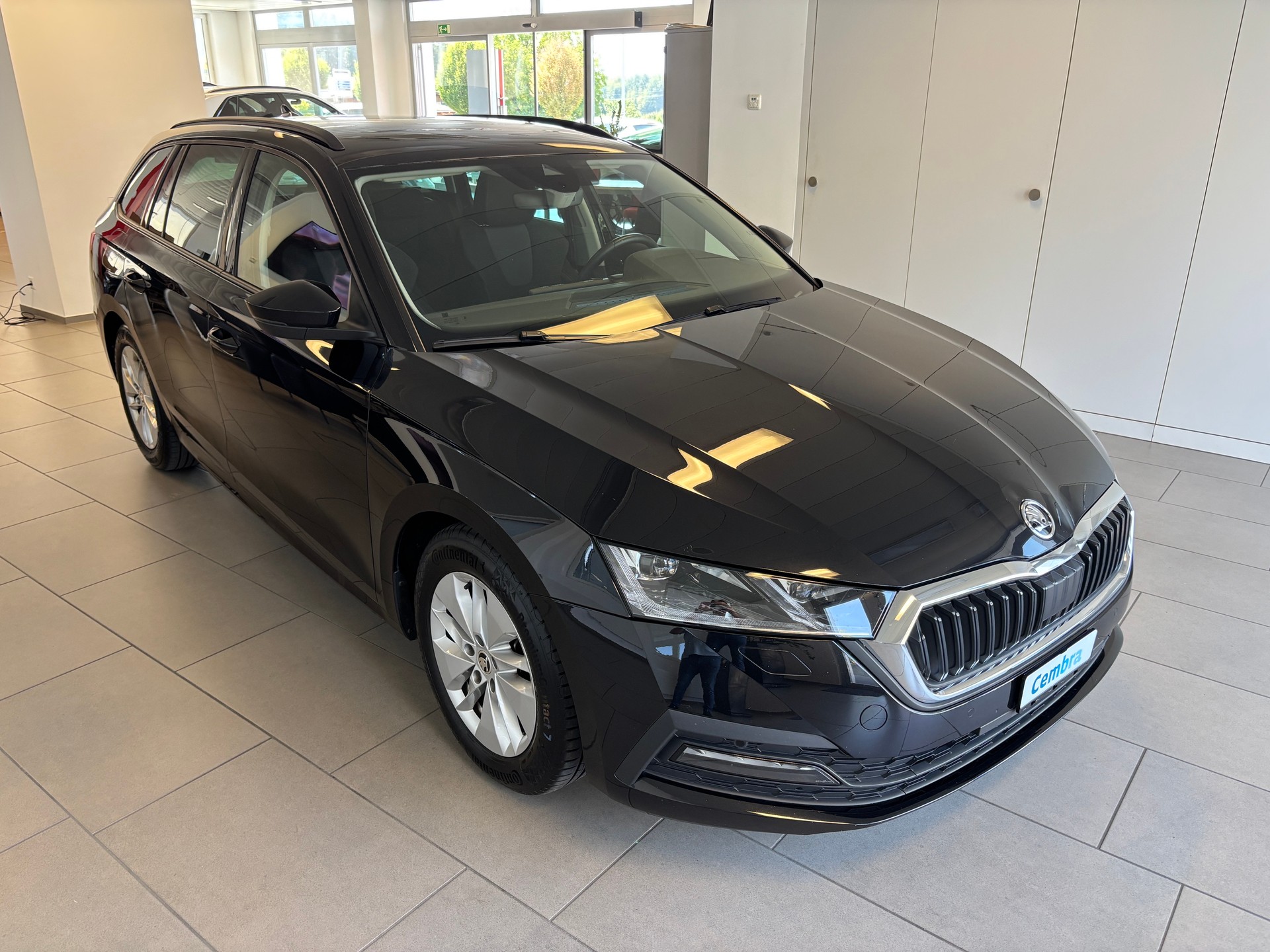 SKODA Octavia Combi 2.0 TDI DSG Ambition-showroom-element-1