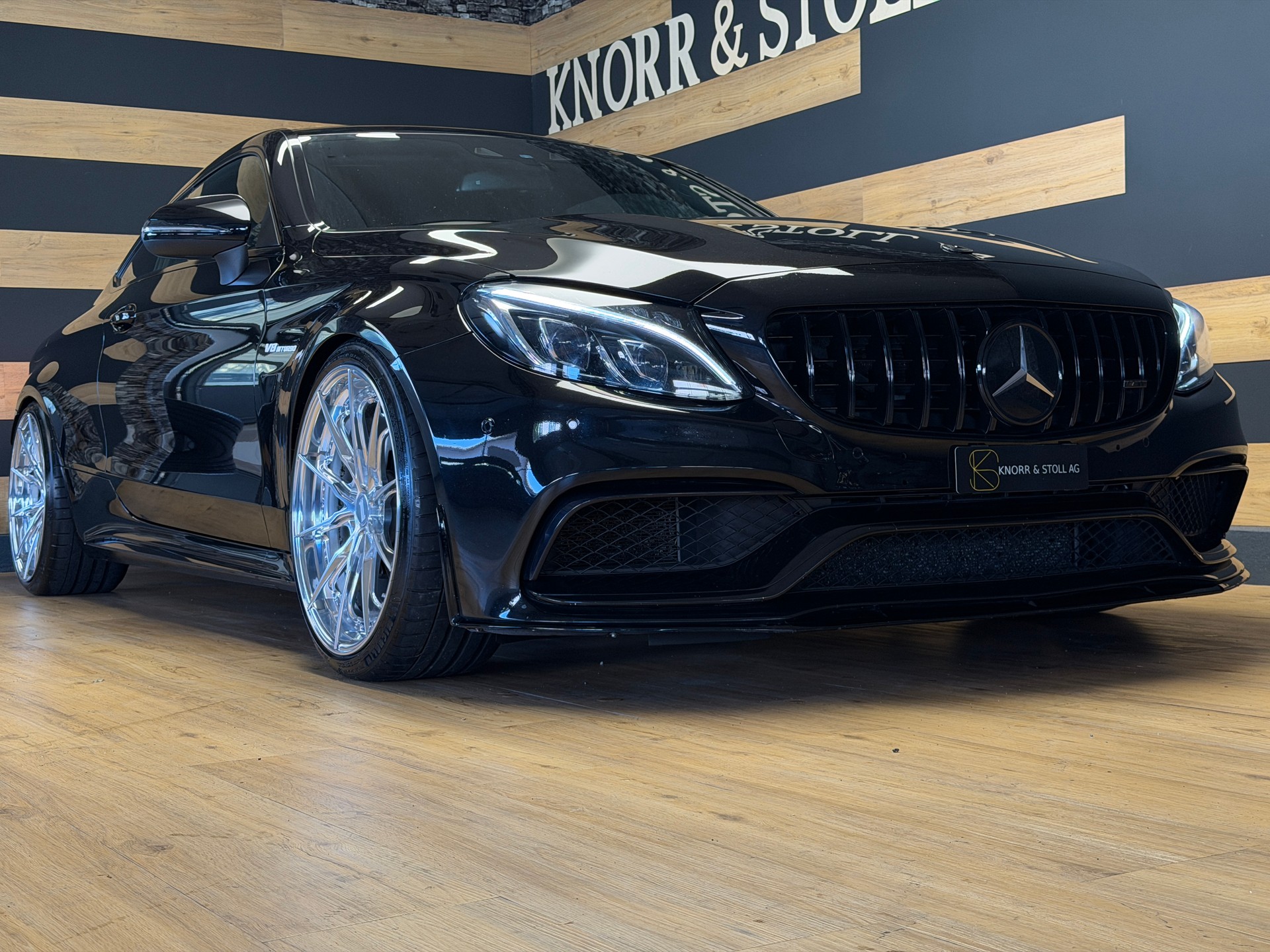 MERCEDES-BENZ C 63 AMG Speedshift-showroom-element-3