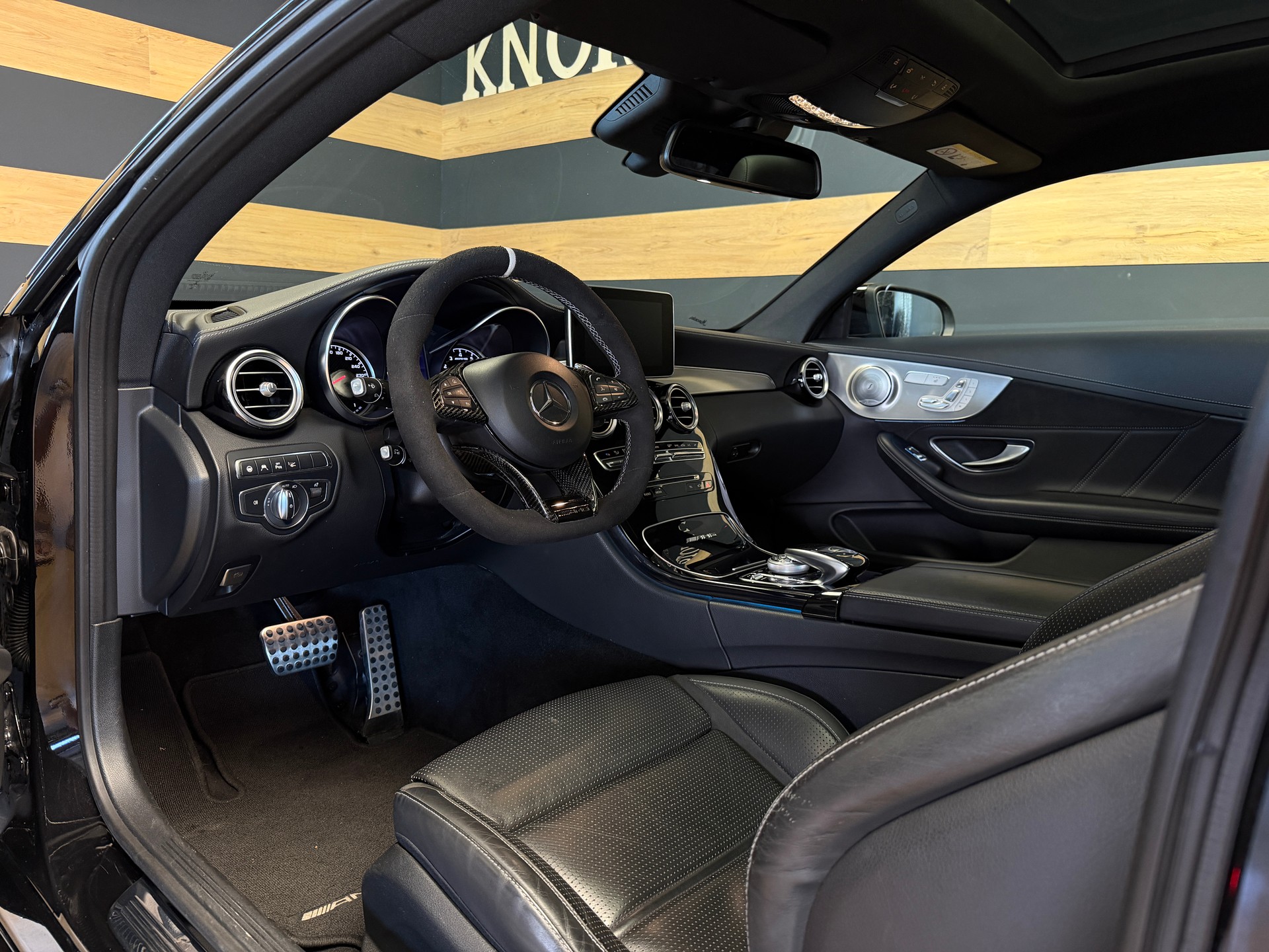 MERCEDES-BENZ C 63 AMG Speedshift-image-16