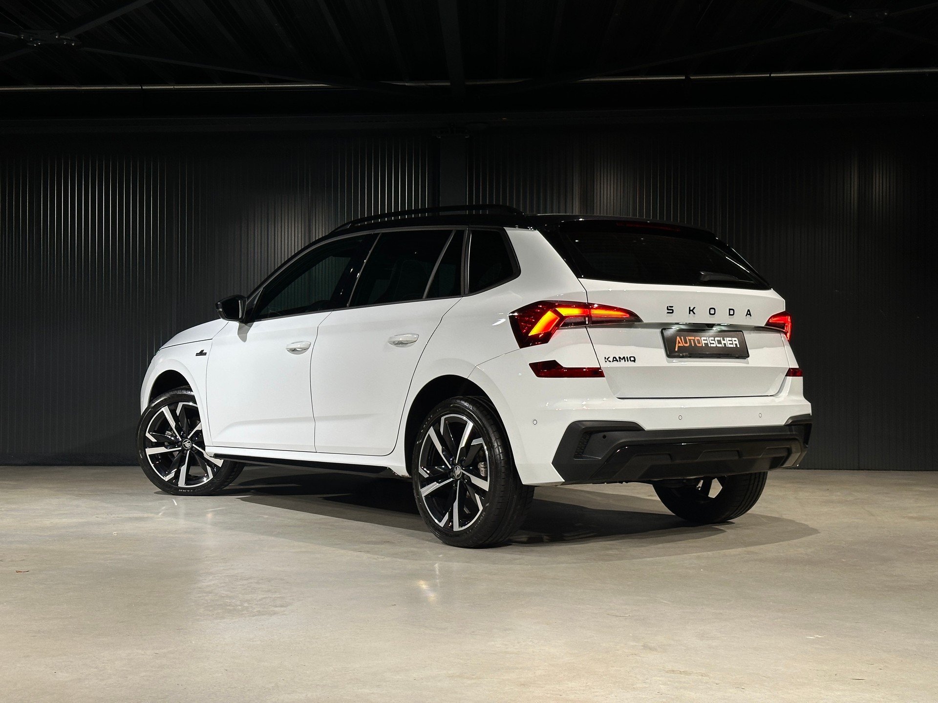 SKODA Kamiq 1.5 TSI Monte Carlo DSG-showroom-element-1