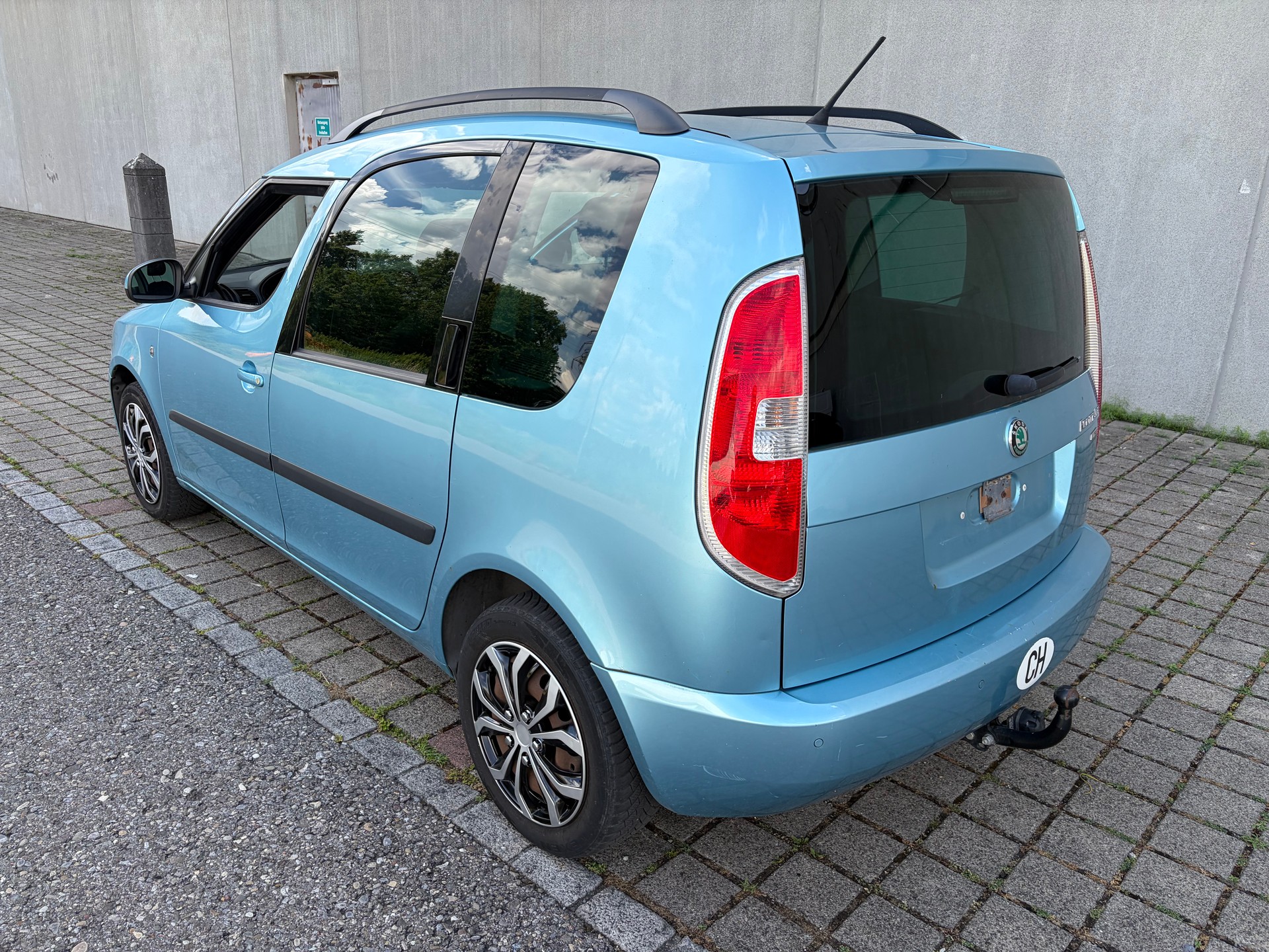 SKODA Roomster 1.2 TSI Ambition DSG-image-1