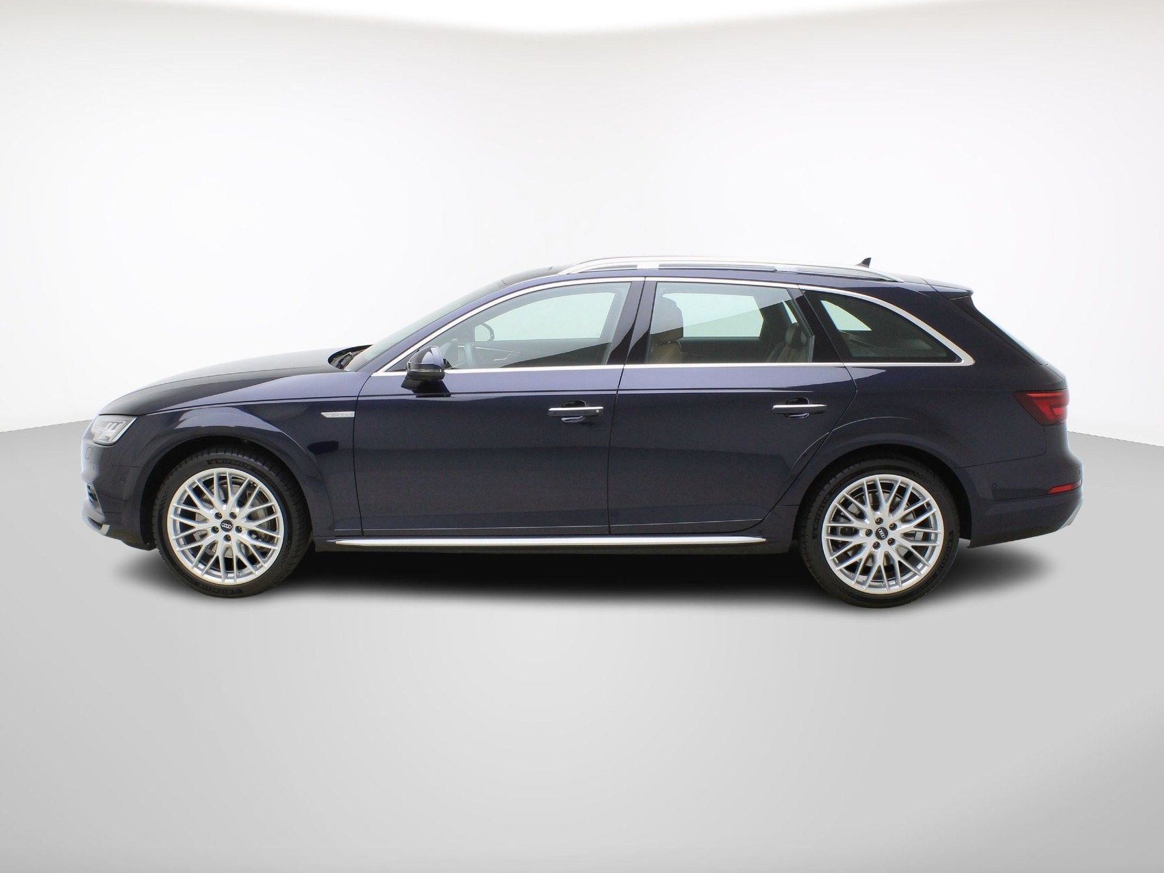 AUDI A4 Allroad 45 TFSI quattro S-Tronic-showroom-element-2