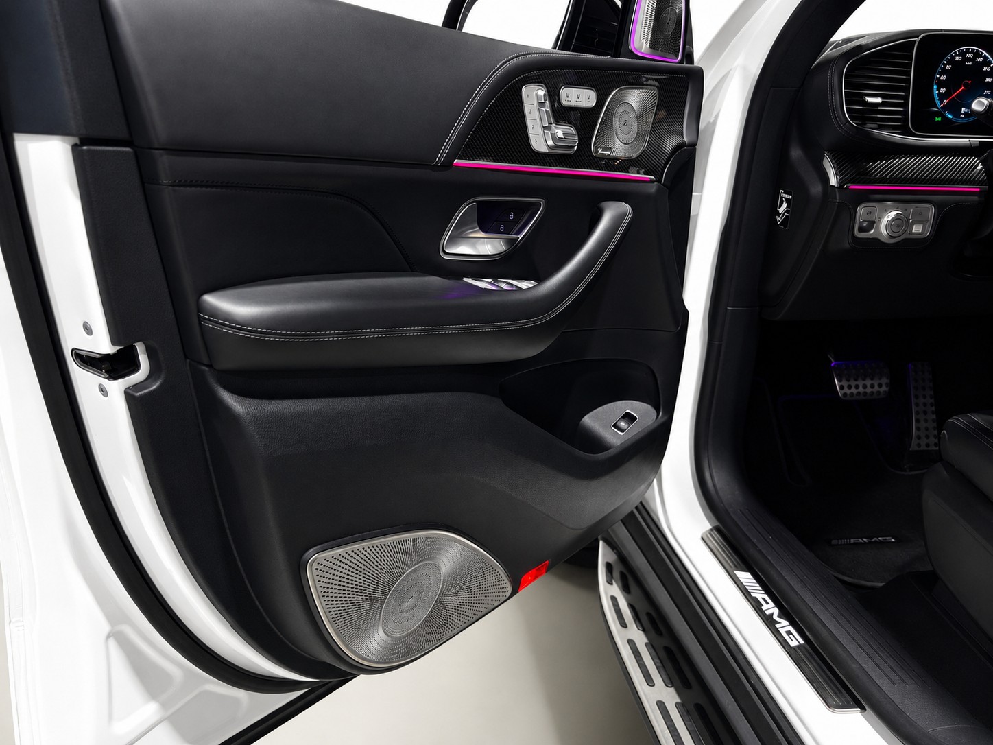 MERCEDES-BENZ GLE 63 S AMG 4matic+ Coupé CH FAHRZEUG Burmester High-End Surround-Soundsystem-image-36