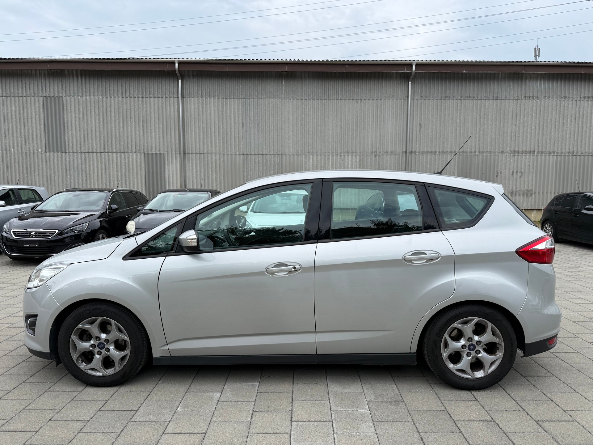 FORD C-Max 1.0 SCTi Titanium-image-4