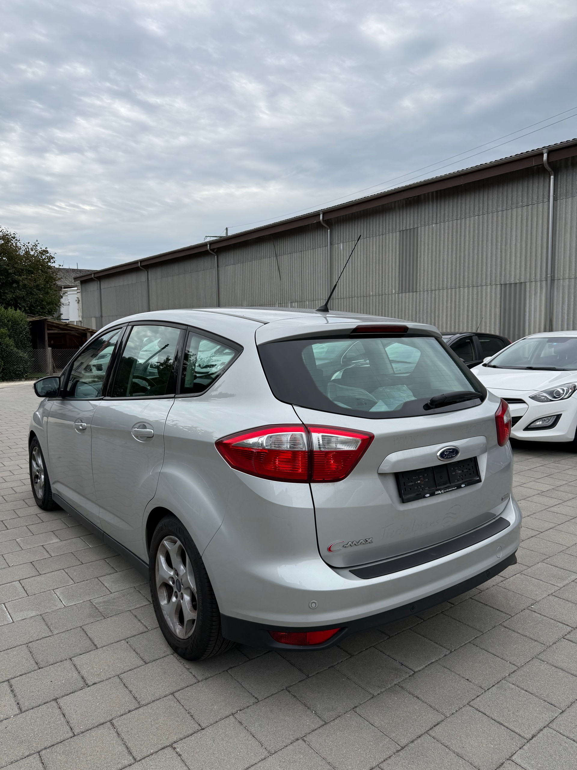 FORD C-Max 1.0 SCTi Titanium-image-7