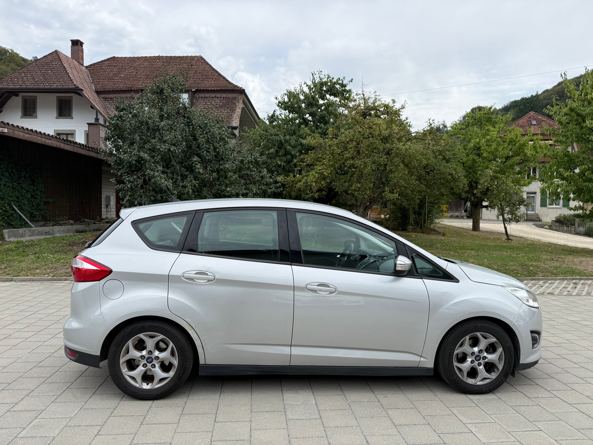 FORD C-Max 1.0 SCTi Titanium-showroom-element-3