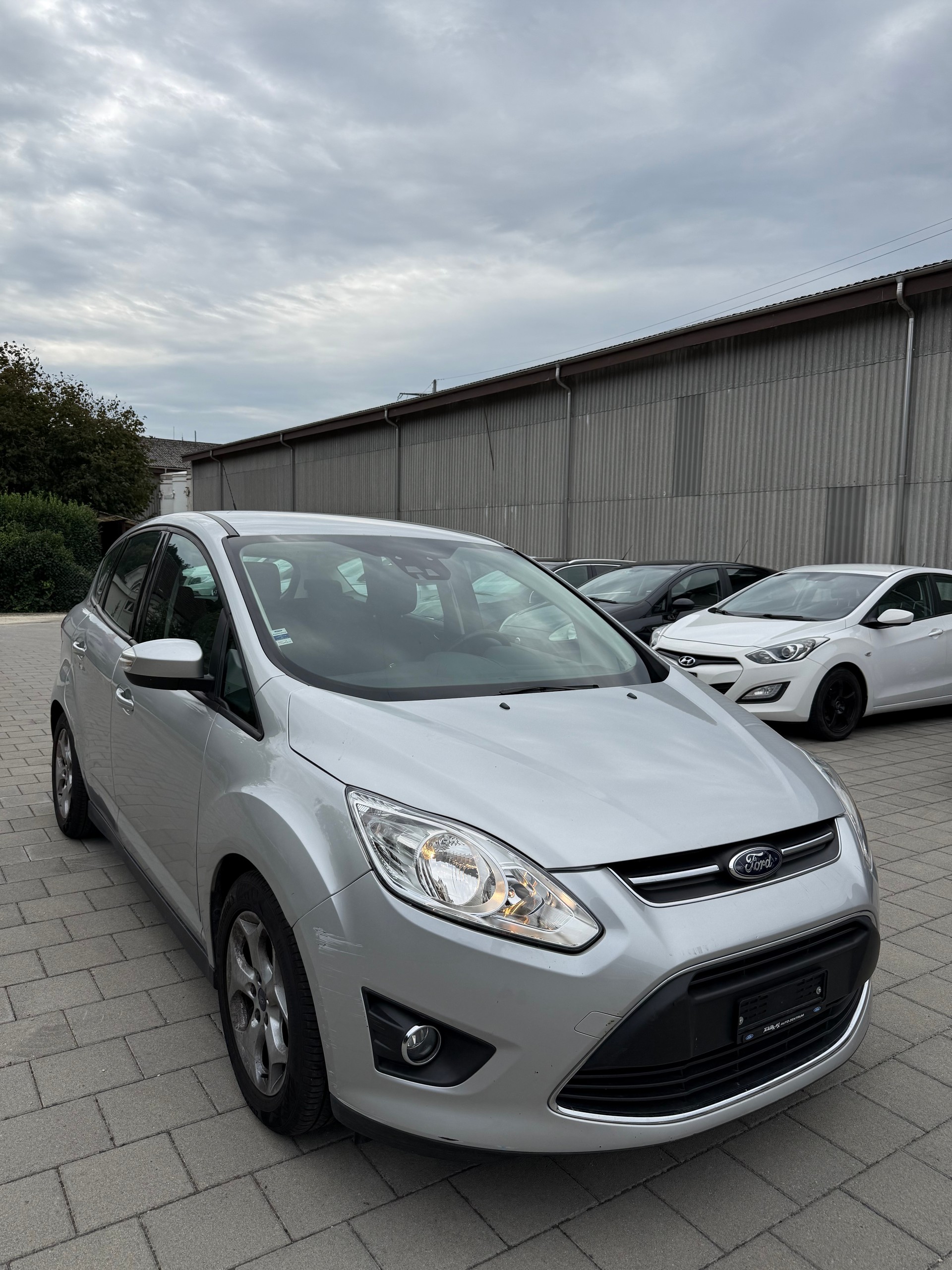 FORD C-Max 1.0 SCTi Titanium-showroom-element-2
