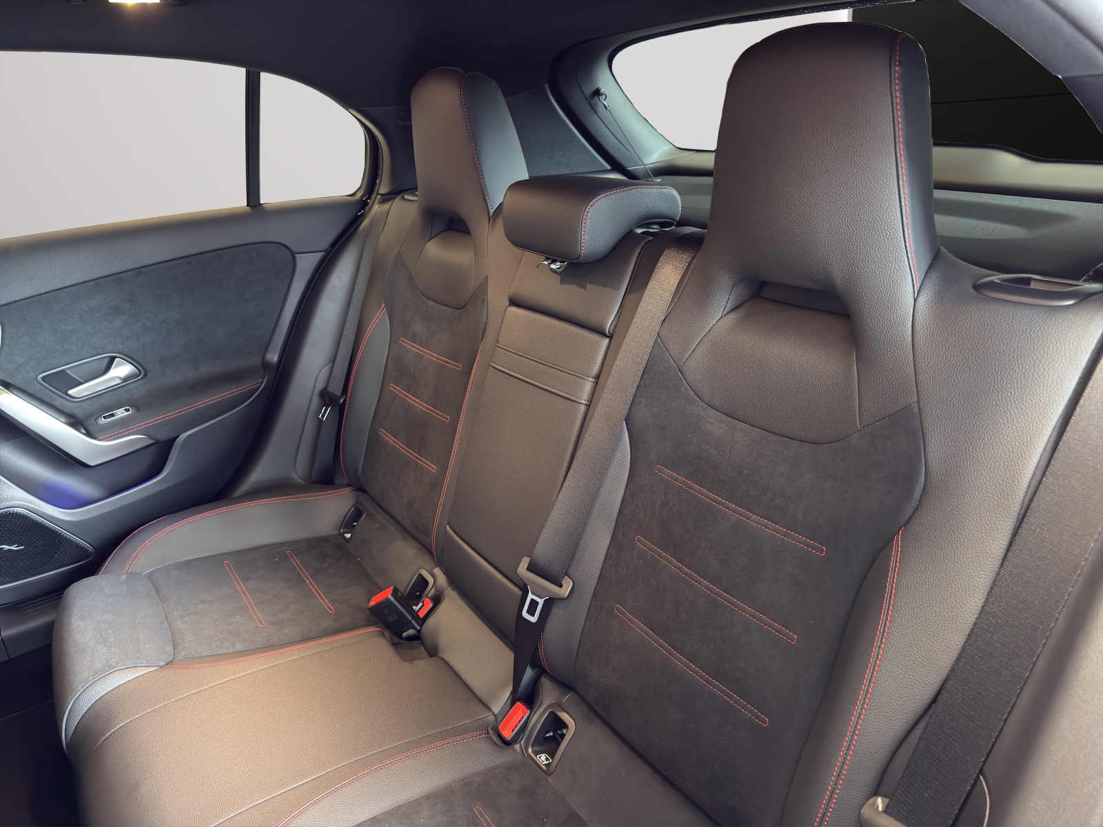 MERCEDES-BENZ A 250 e EQ Star 8G-DCT-image-10