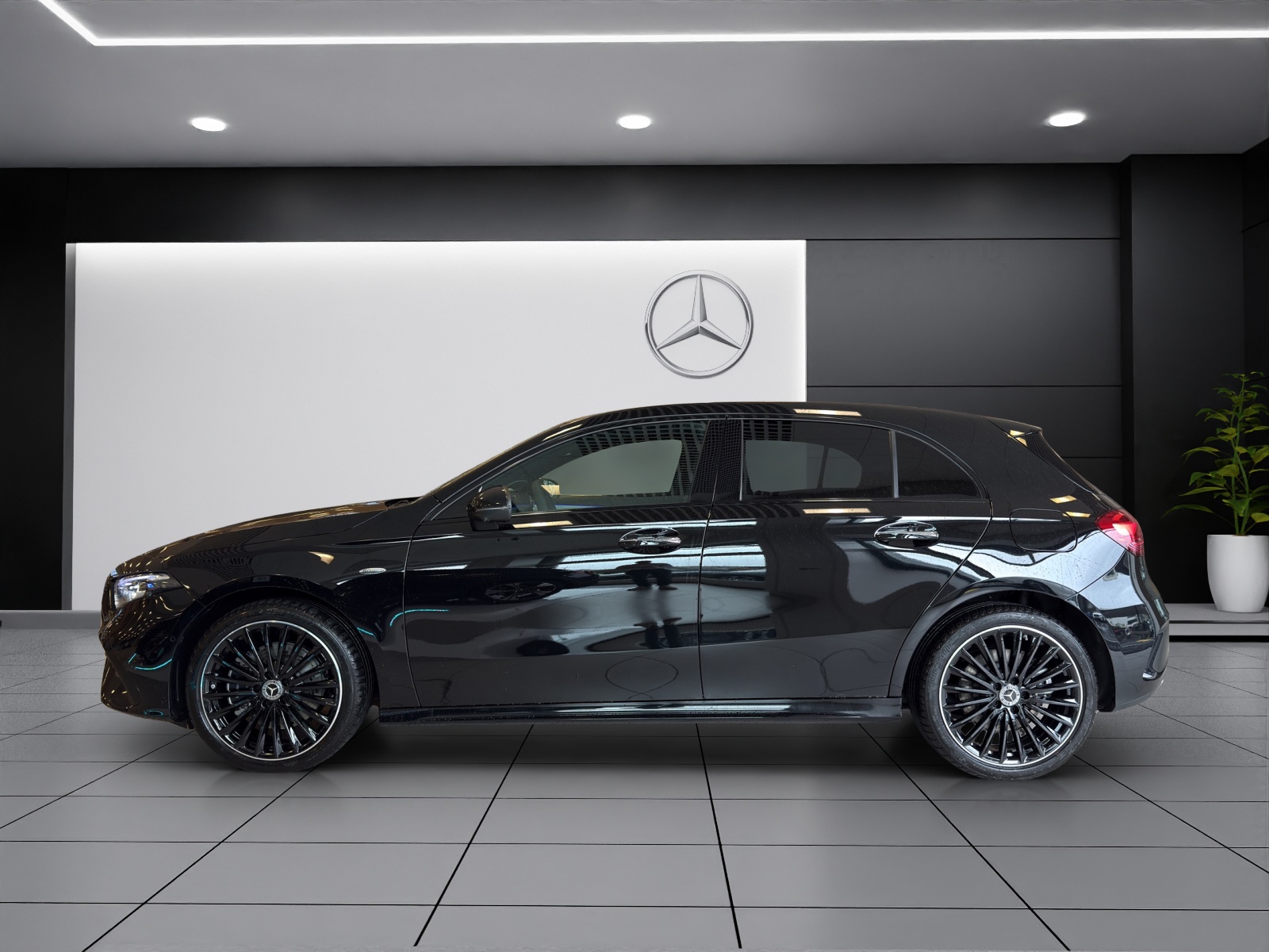 MERCEDES-BENZ A 250 e EQ Star 8G-DCT-showroom-element-2