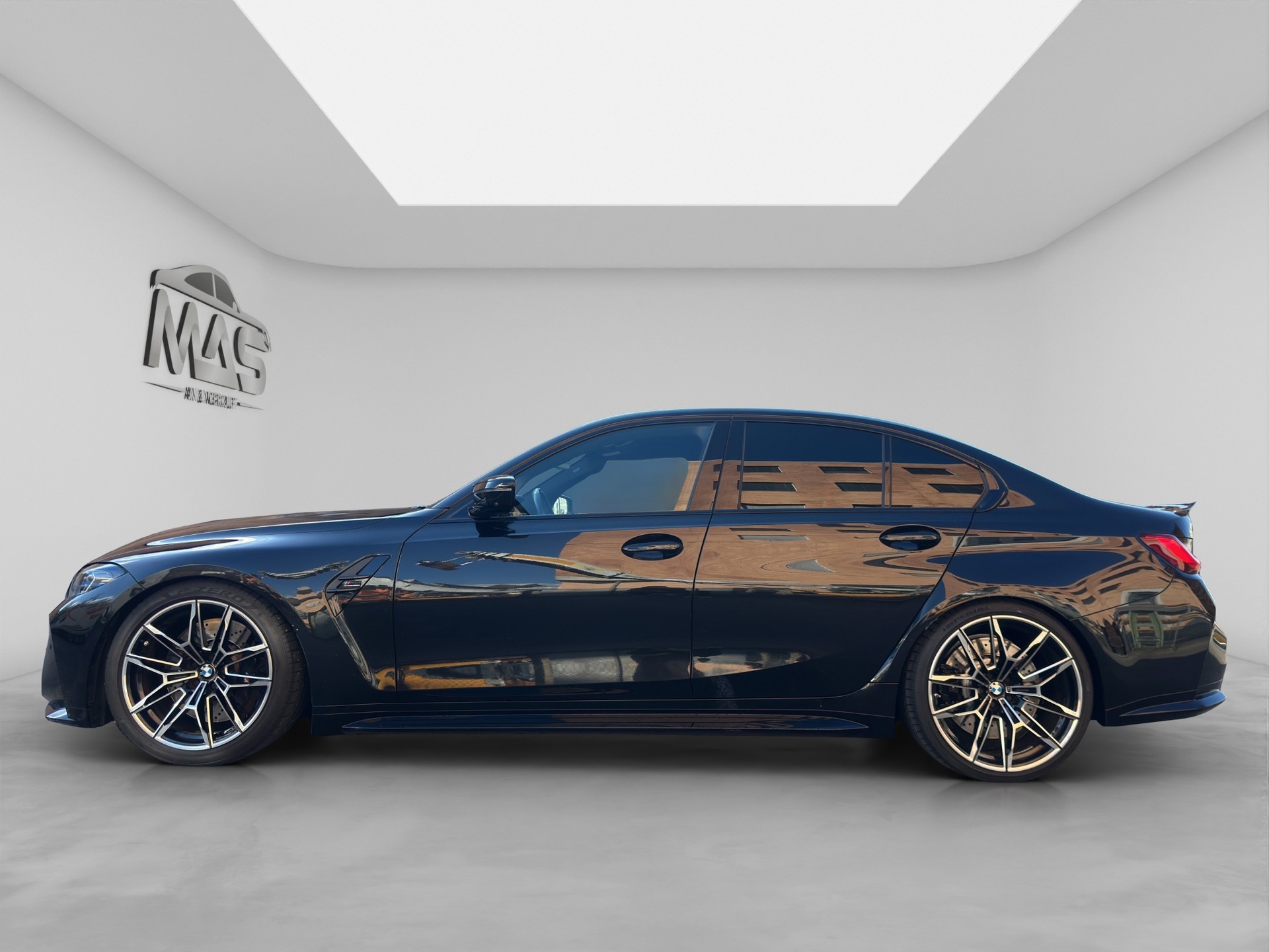BMW M3 Competition-showroom-element-2