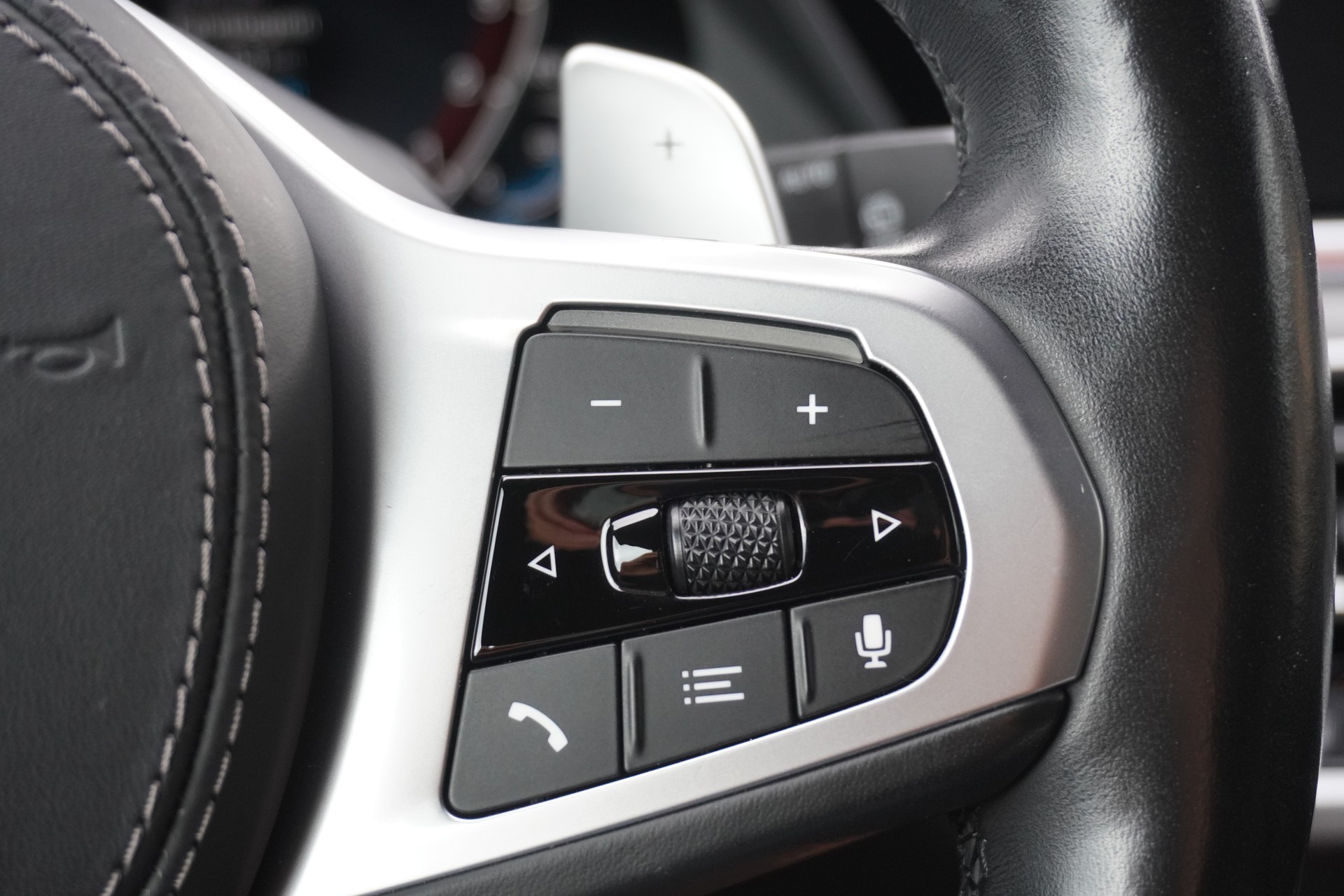 BMW X5 xDrive45e M Sport Steptronic-image-45