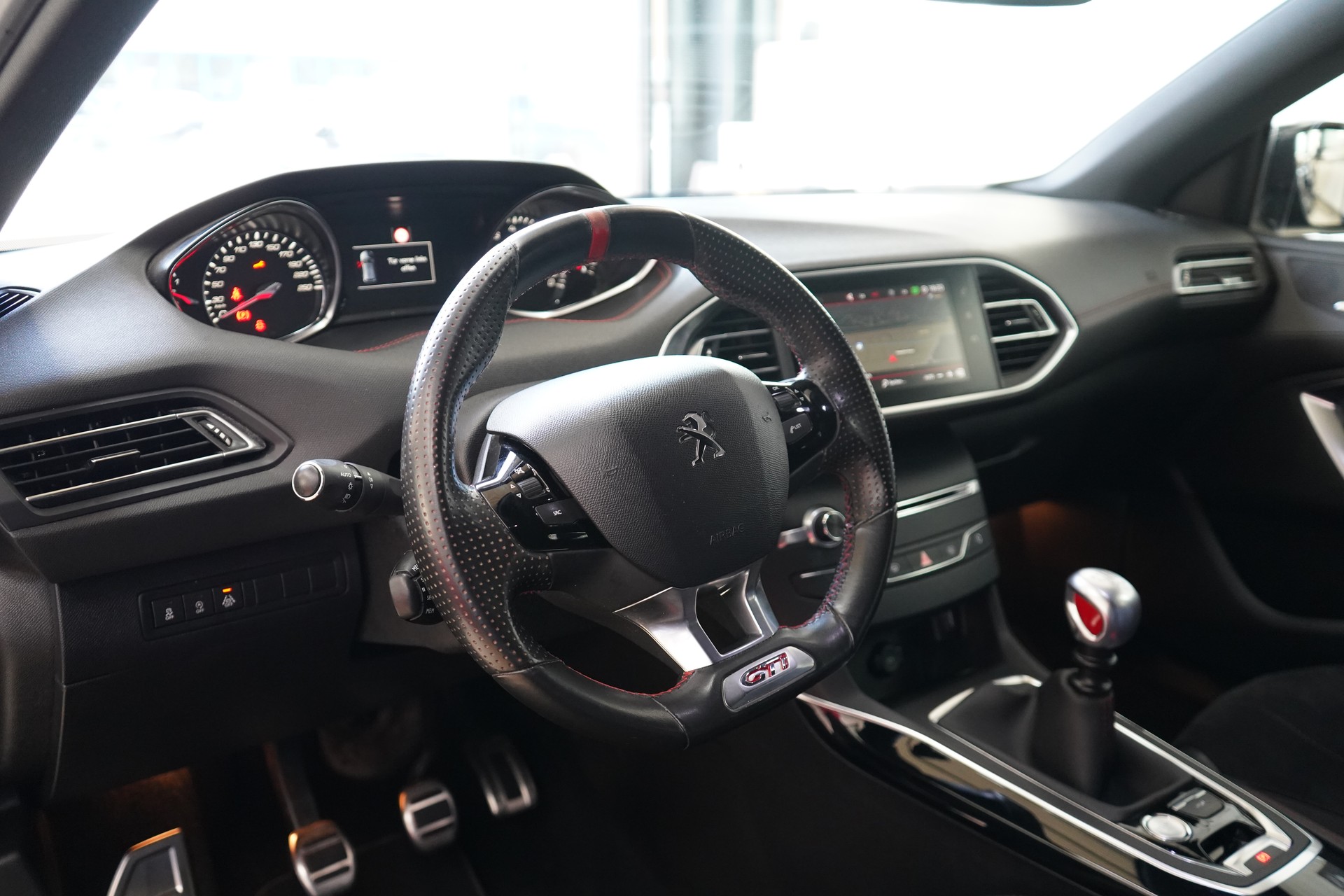 PEUGEOT 308 1.6 GTi-image-11