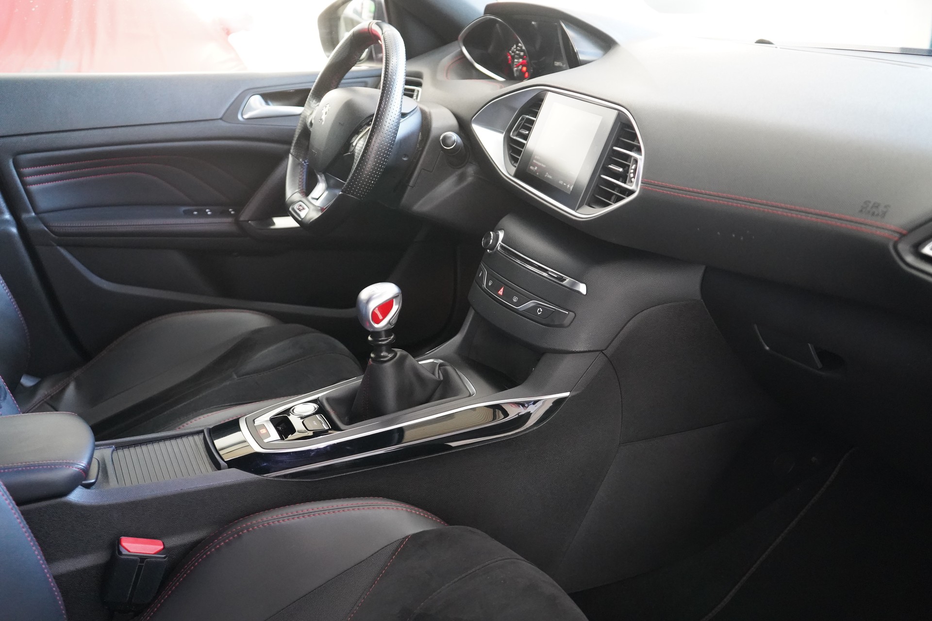 PEUGEOT 308 1.6 GTi-image-18