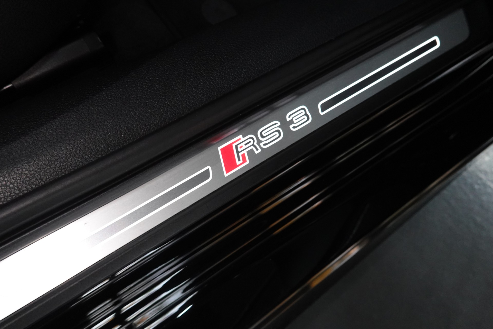 AUDI RS3 LIMO 2.5 TSI QUATTRO S-TRONIC FULL CH-FZ OHNE OPF SOUND ON-image-42