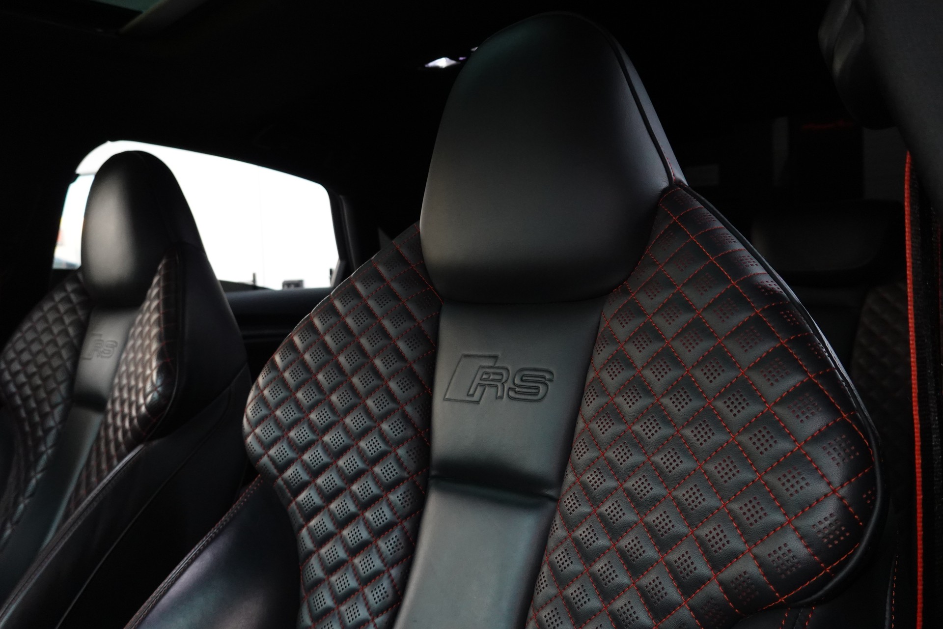 AUDI RS3 LIMO 2.5 TSI QUATTRO S-TRONIC FULL CH-FZ OHNE OPF SOUND ON-image-32