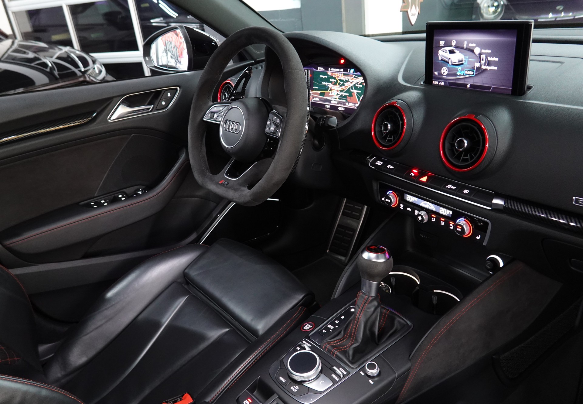 AUDI RS3 LIMO 2.5 TSI QUATTRO S-TRONIC FULL CH-FZ OHNE OPF SOUND ON-image-39