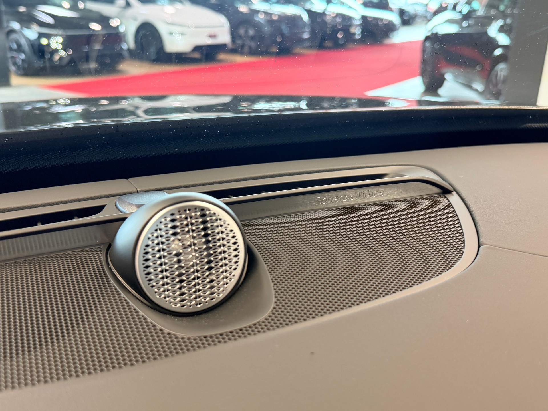VOLVO XC90 T8 eAWD PluginHybrid Black Edition Geartronic-image-29