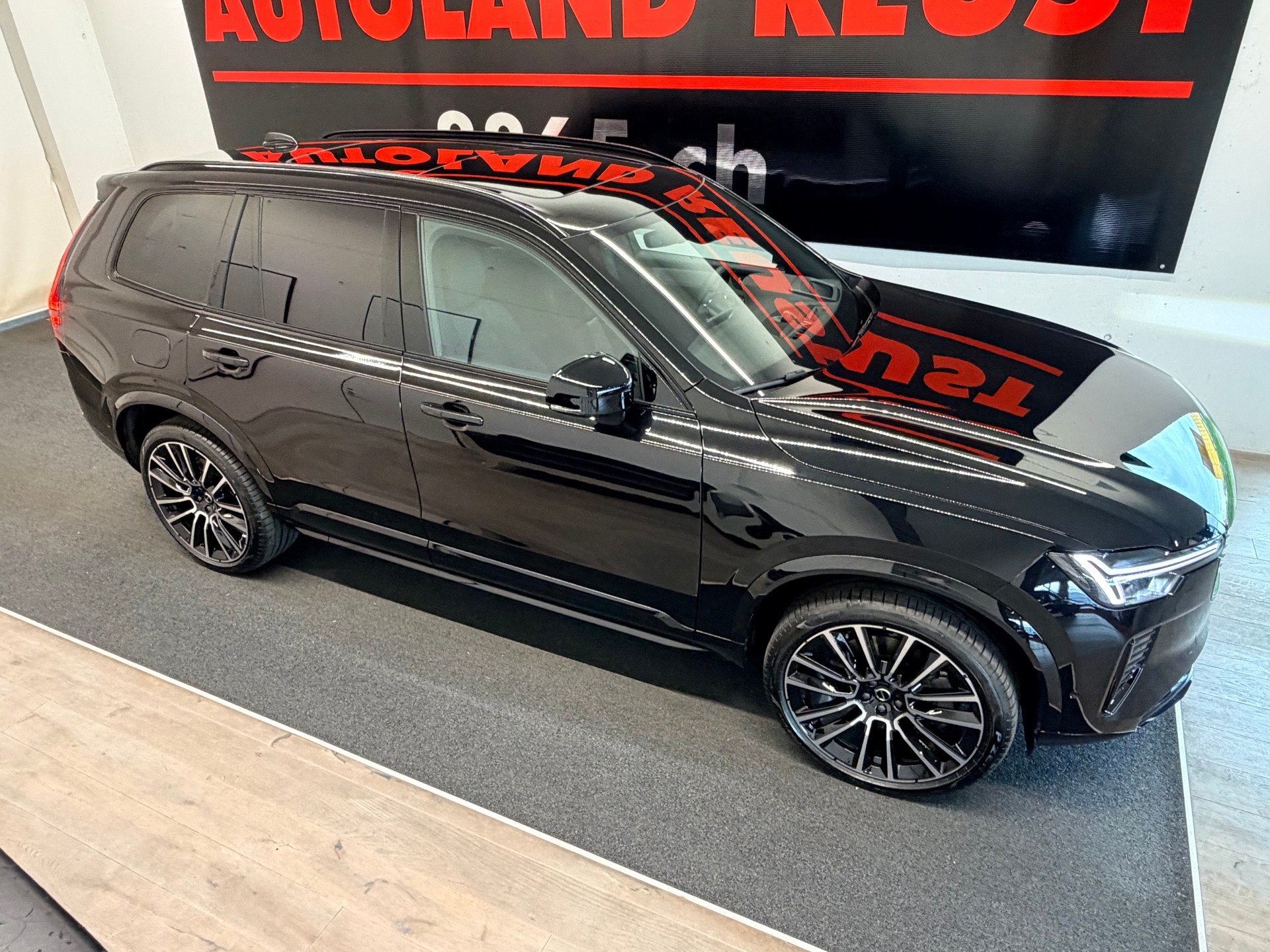VOLVO XC90 T8 eAWD PluginHybrid Black Edition Geartronic-image-4