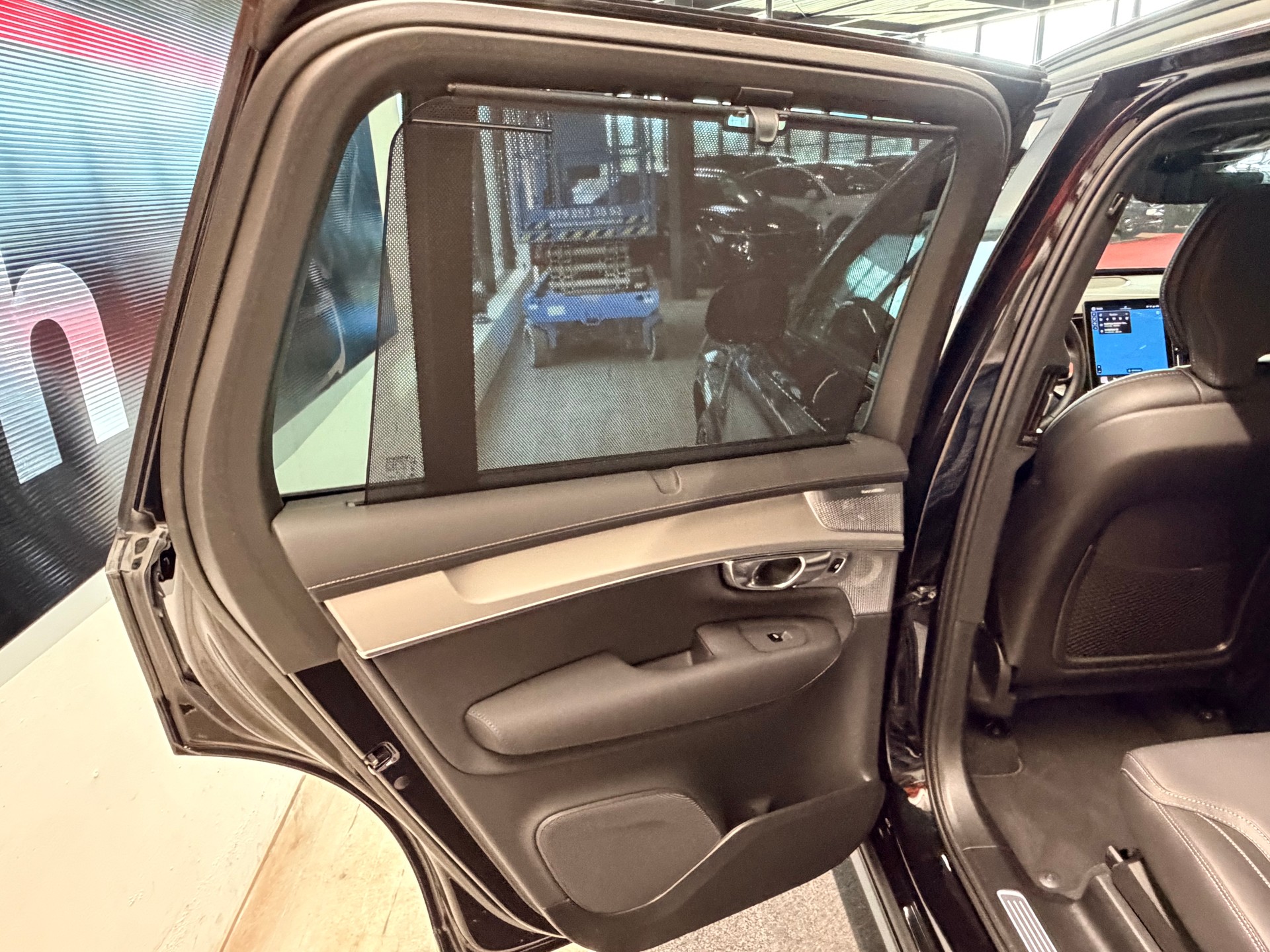 VOLVO XC90 T8 eAWD PluginHybrid Black Edition Geartronic-image-19