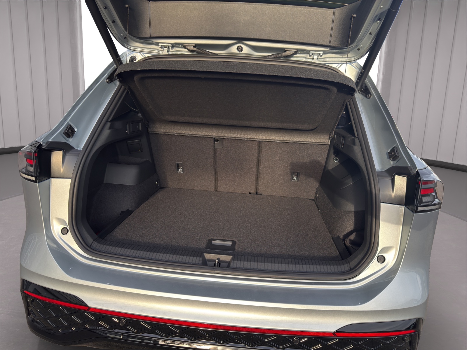 VW Tiguan 2.0 TSI DSG R-Line Plus 4Motion-image-13