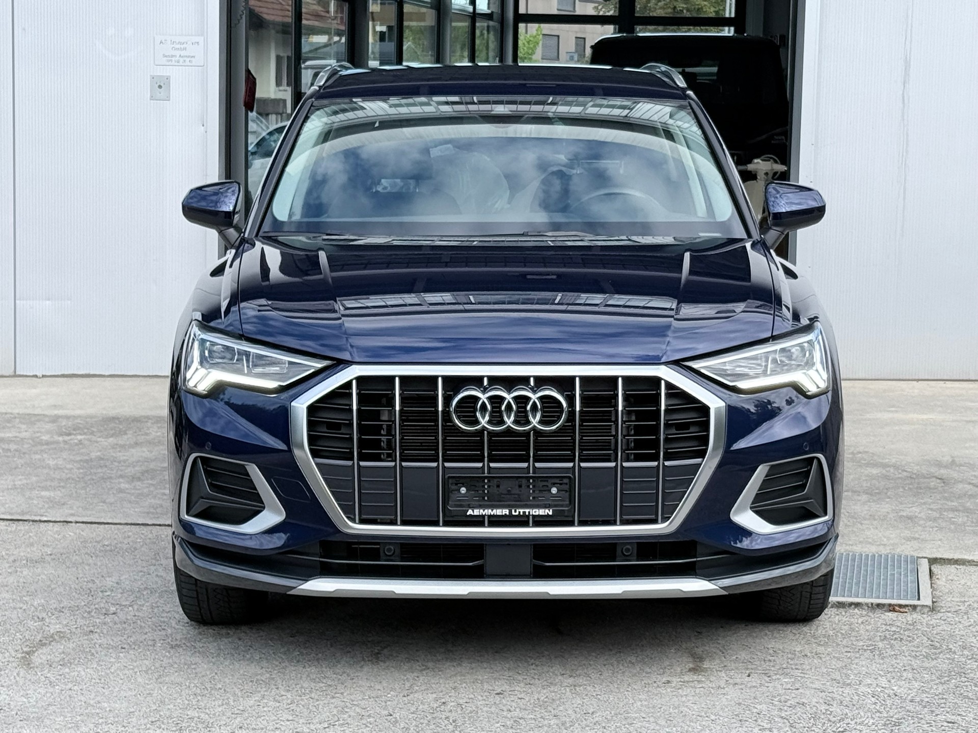 AUDI Q3 35 TFSI advanced S-tronic-showroom-element-1