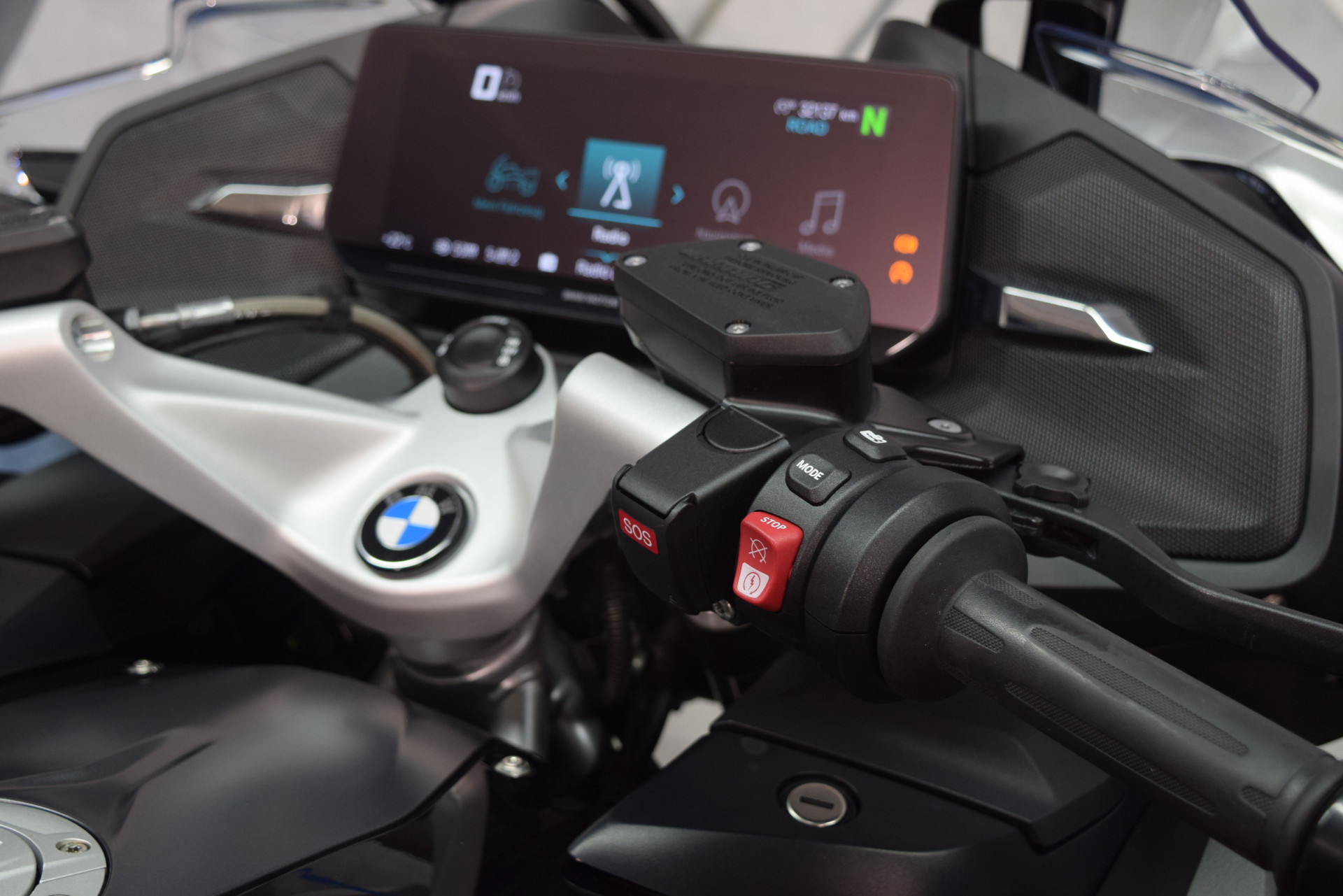 BMW R 1250 RT Triple Black inkl. Topcase-image-7