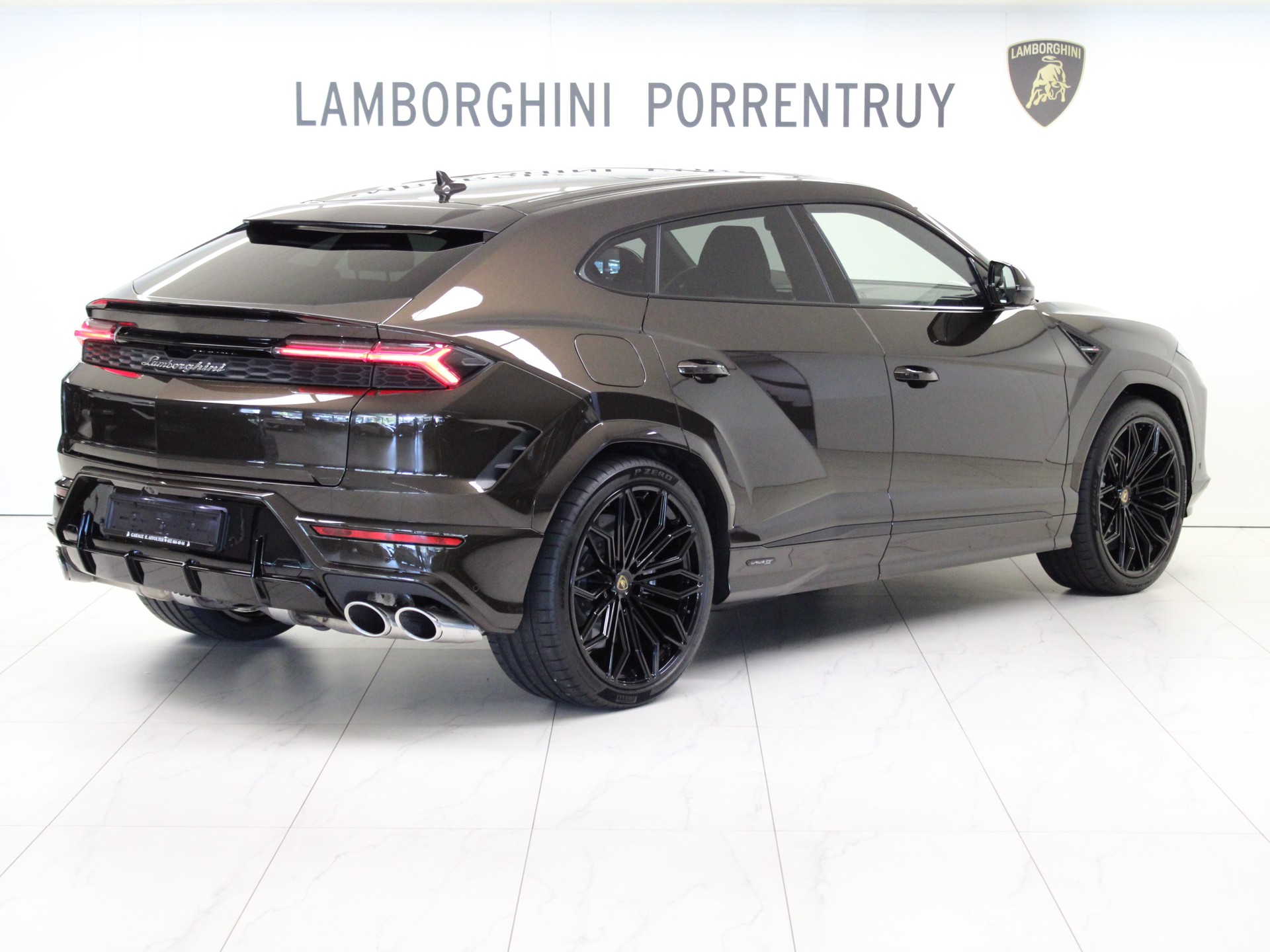 LAMBORGHINI Urus SE-image-2