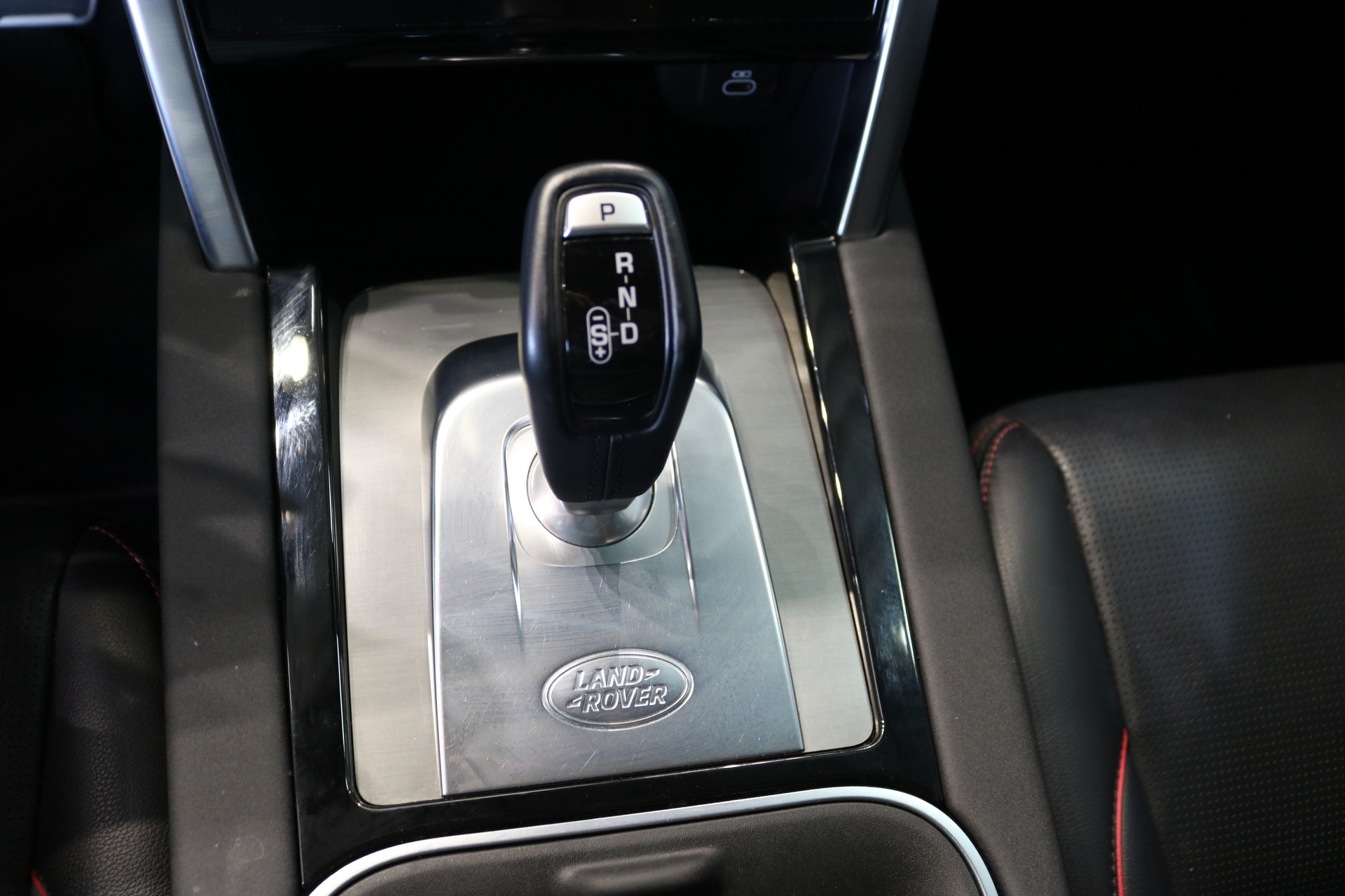 LAND ROVER Discovery Sport R Dyn P250 2.0 Si4 MHEV HSE AT9-image-36