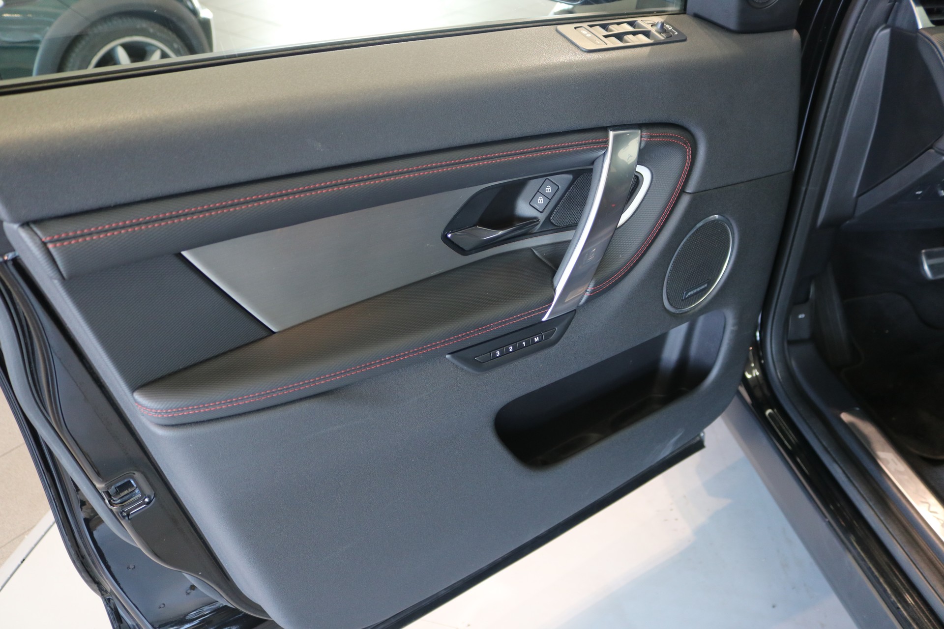 LAND ROVER Discovery Sport R Dyn P250 2.0 Si4 MHEV HSE AT9-image-45