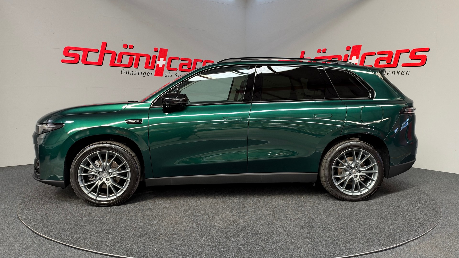 LEAPMOTOR C10 REEV 28kWh Design-showroom-element-2