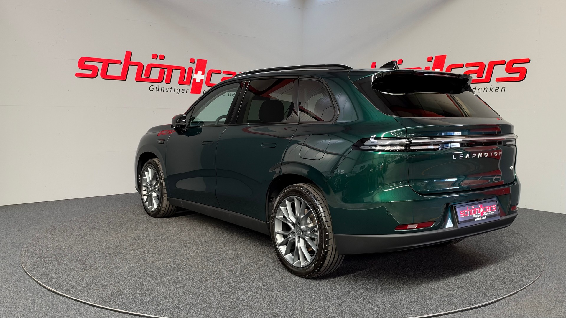 LEAPMOTOR C10 REEV 28kWh Design-showroom-element-3