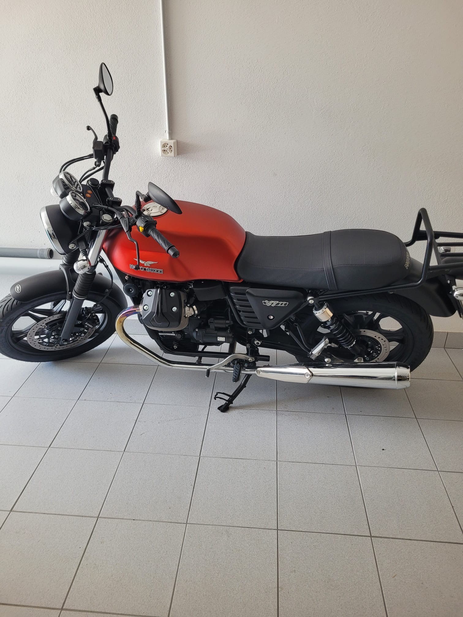 MOTO GUZZI V7 II Stone 750 A-image-0