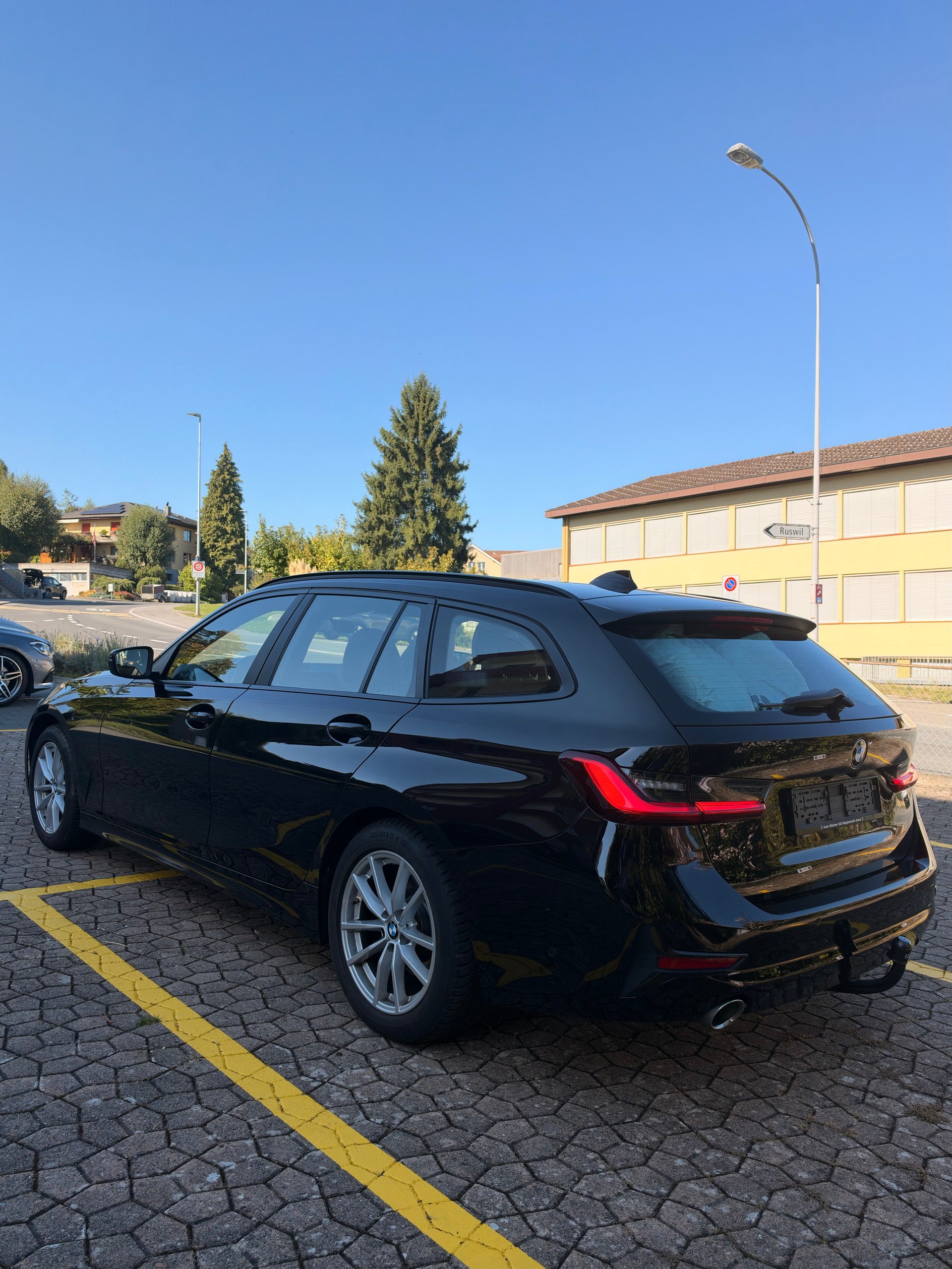 BMW 320d xDrive Touring Steptronic-image-3