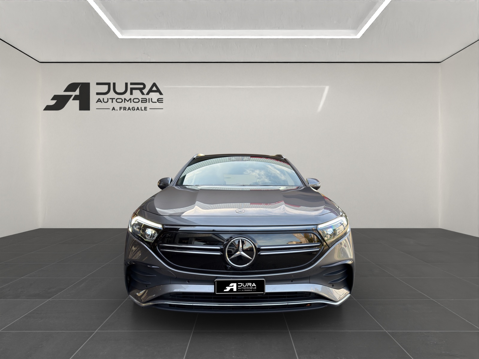 MERCEDES-BENZ EQA 350 Swiss Star AMG Line 4matic-showroom-element-2