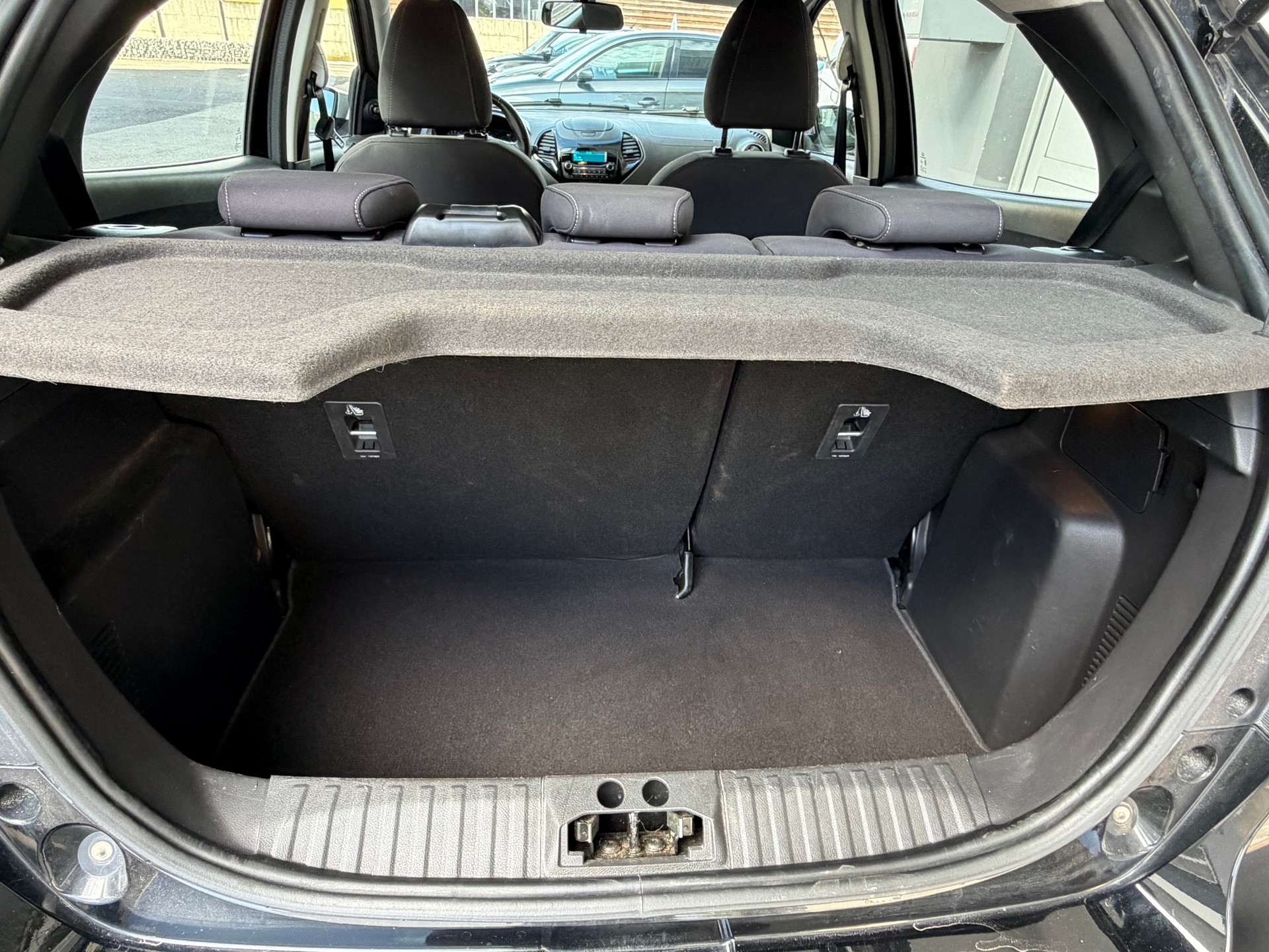 FORD KA+ 1.2 Ti-VCT Black Edition-image-6