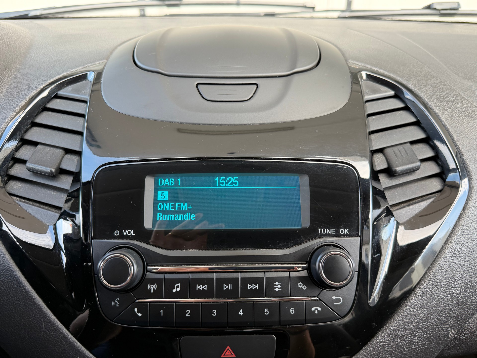 FORD KA+ 1.2 Ti-VCT Black Edition-image-20