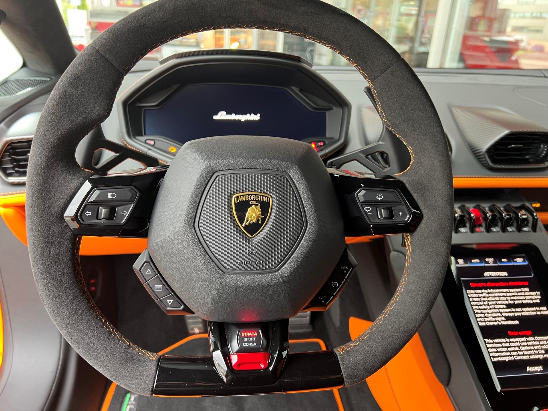 LAMBORGHINI Huracan EVO Spyder DCT RWD-image-9