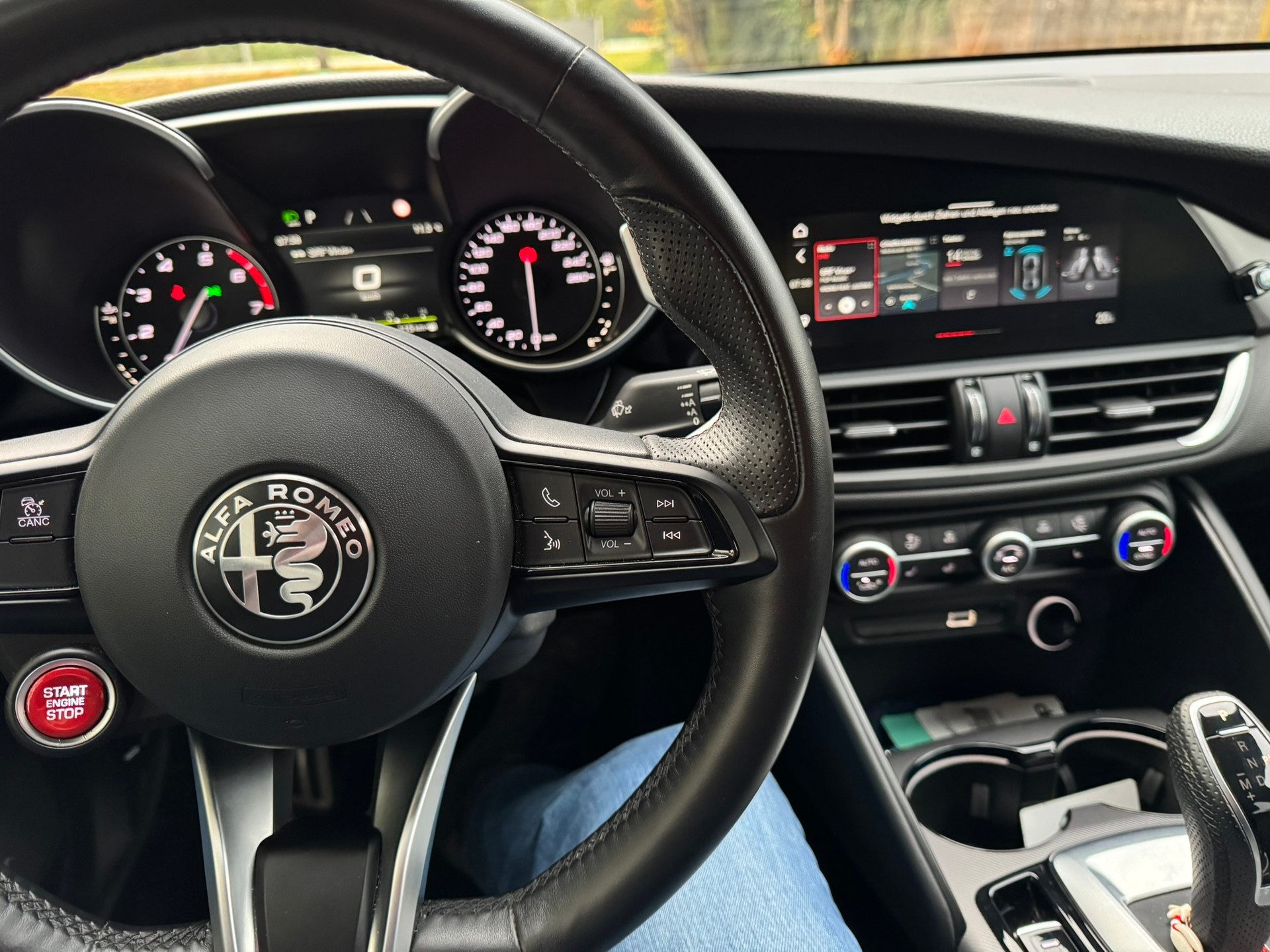ALFA ROMEO Giulia 2.0 Veloce Q4 Automatic-image-5